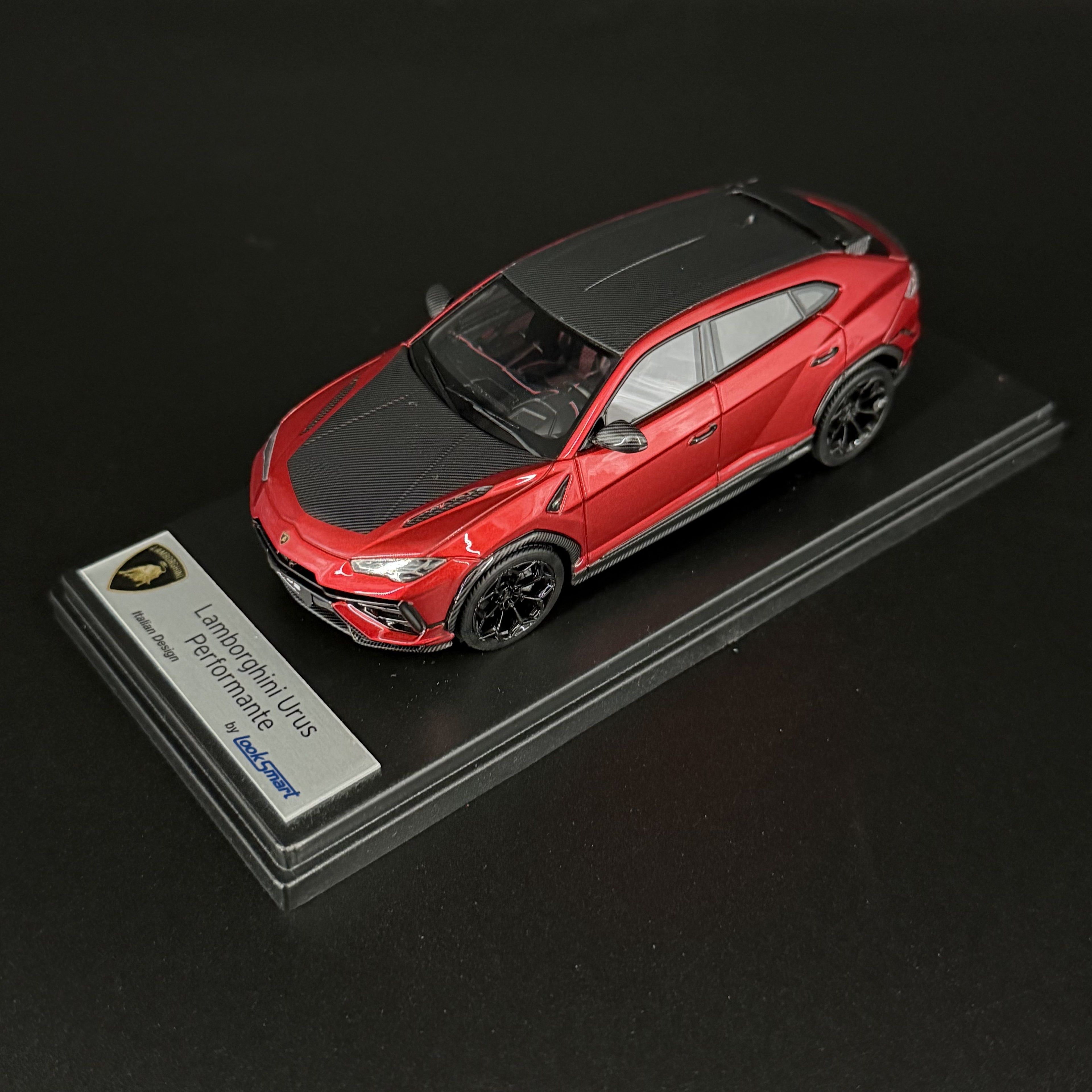Lamborghini Urus Performante – Rosso Efesto 1:43 Scale by LookSmart