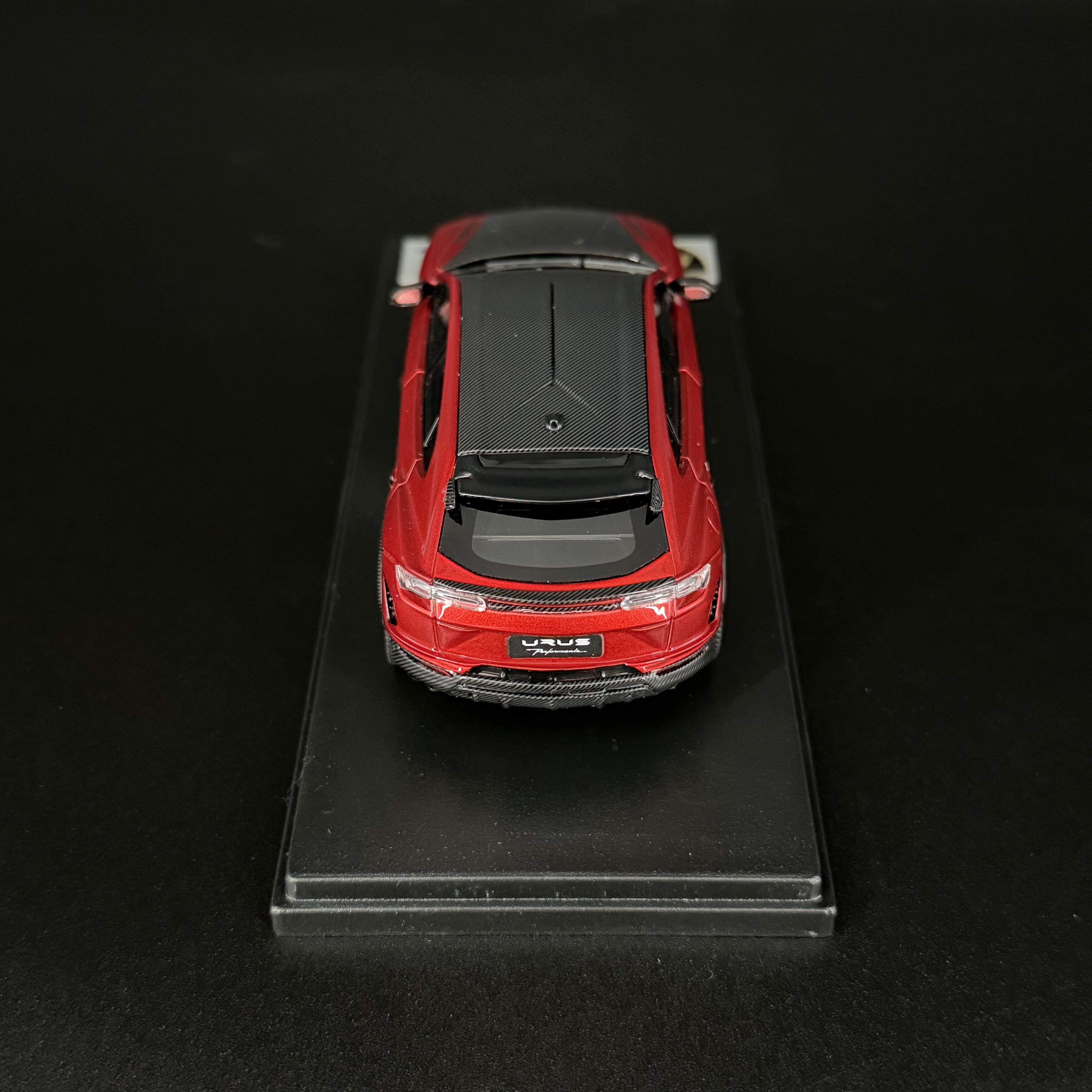 Lamborghini Urus Performante – Rosso Efesto 1:43 Scale by LookSmart