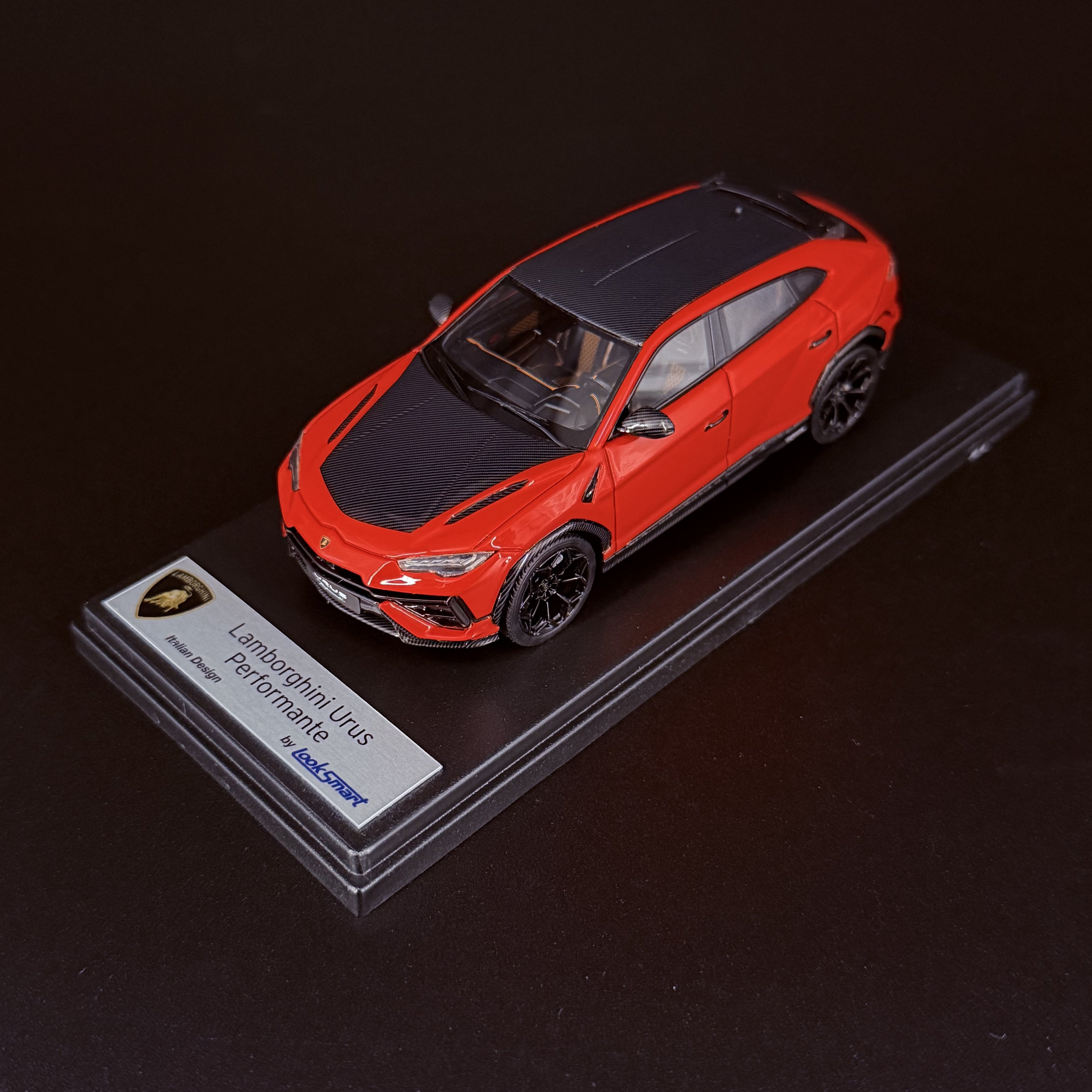 Lamborghini Urus Performante – Rosso Arancio im Maßstab 1:43 von LookSmart