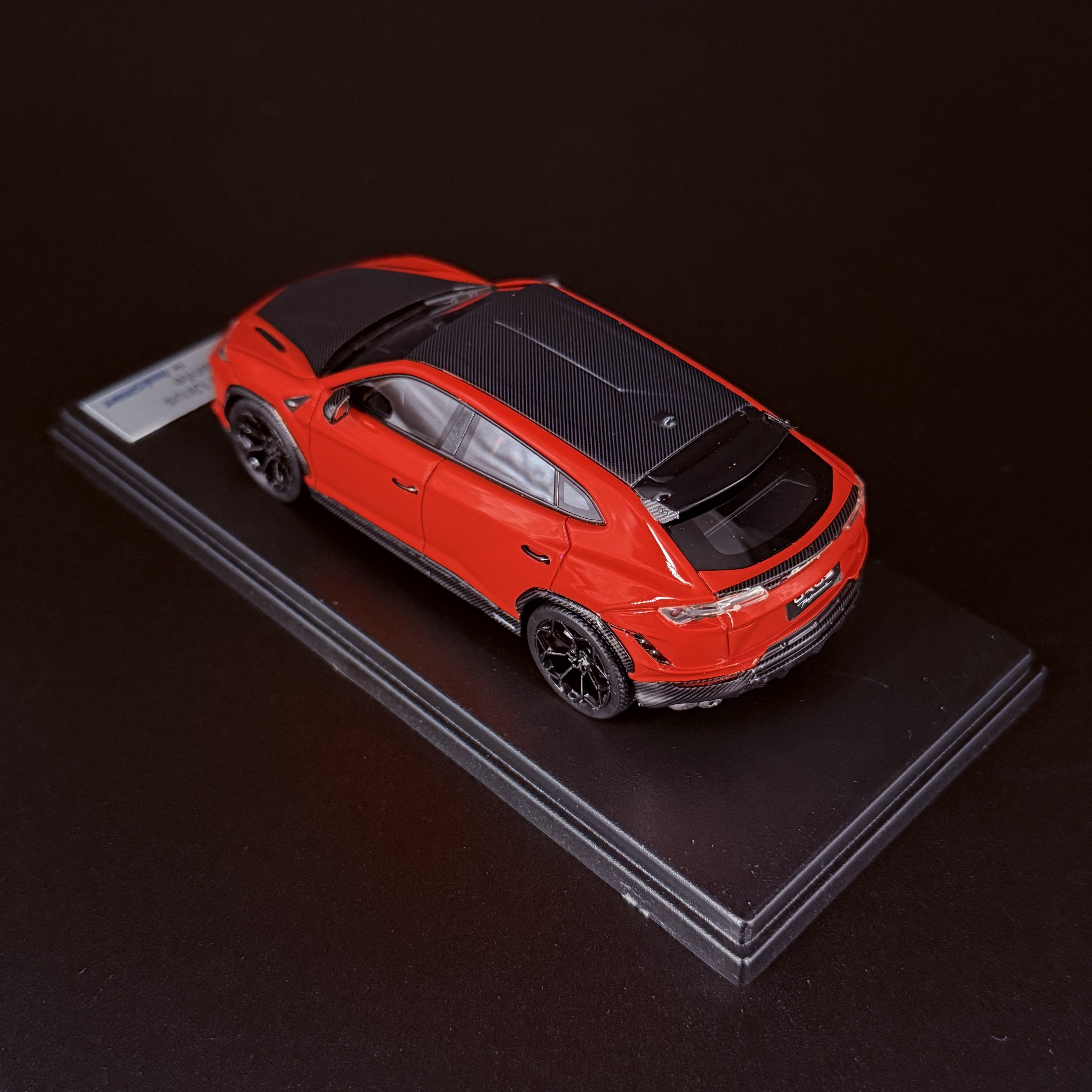 Lamborghini Urus Performante – Rosso Arancio im Maßstab 1:43 von LookSmart