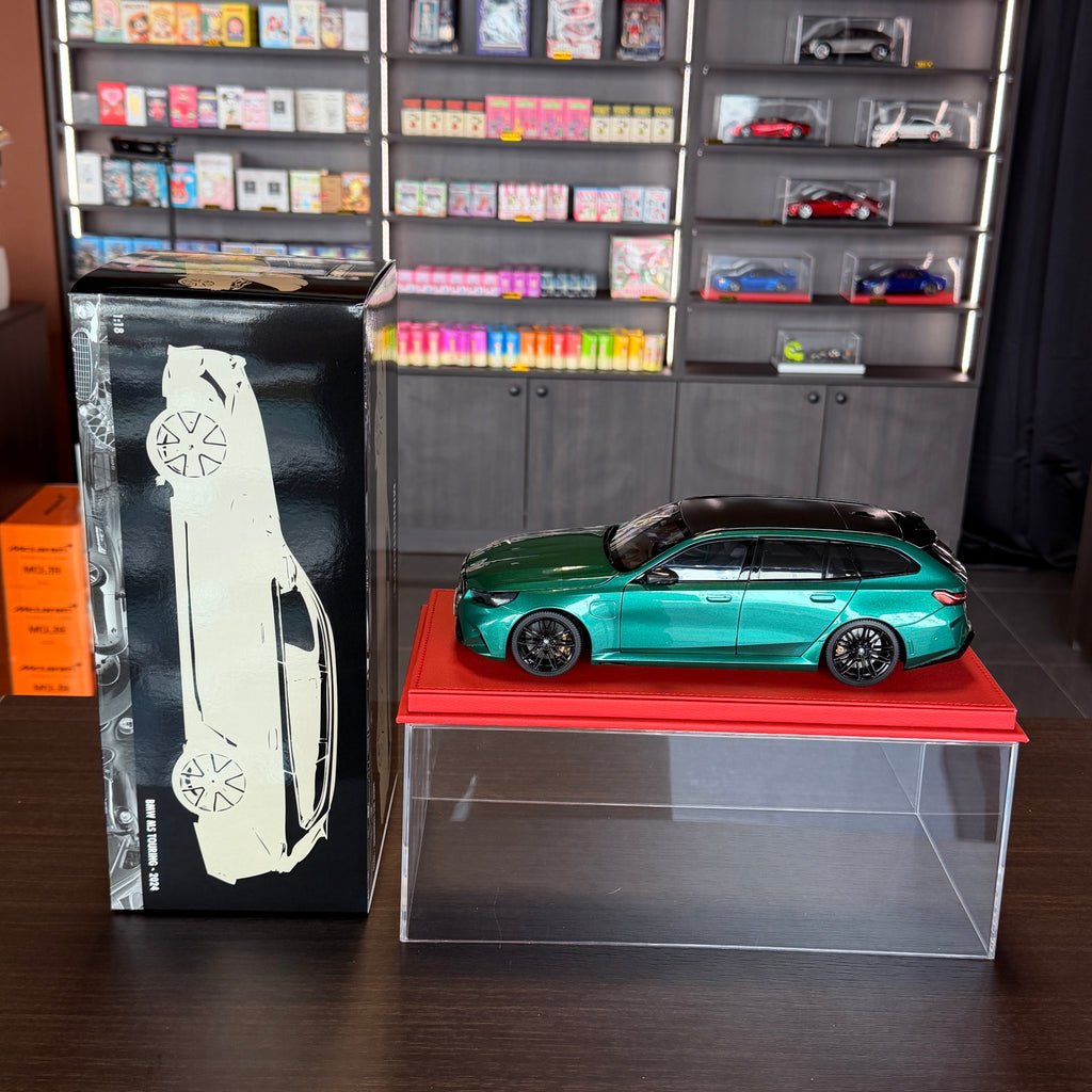 BMW M5 Touring 2024 Green Metallic 1:18 Scale by Minichamps