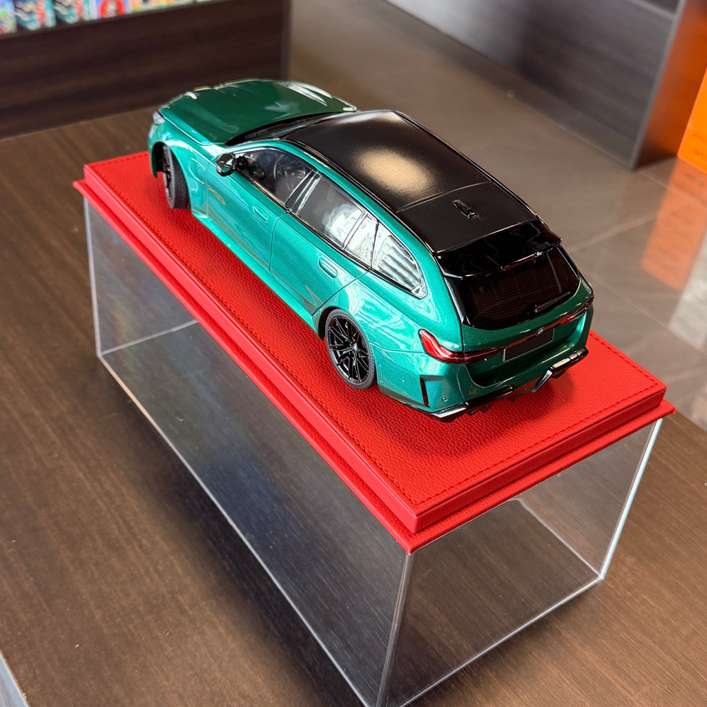 BMW M5 Touring 2024 Green Metallic 1:18 Scale by Minichamps