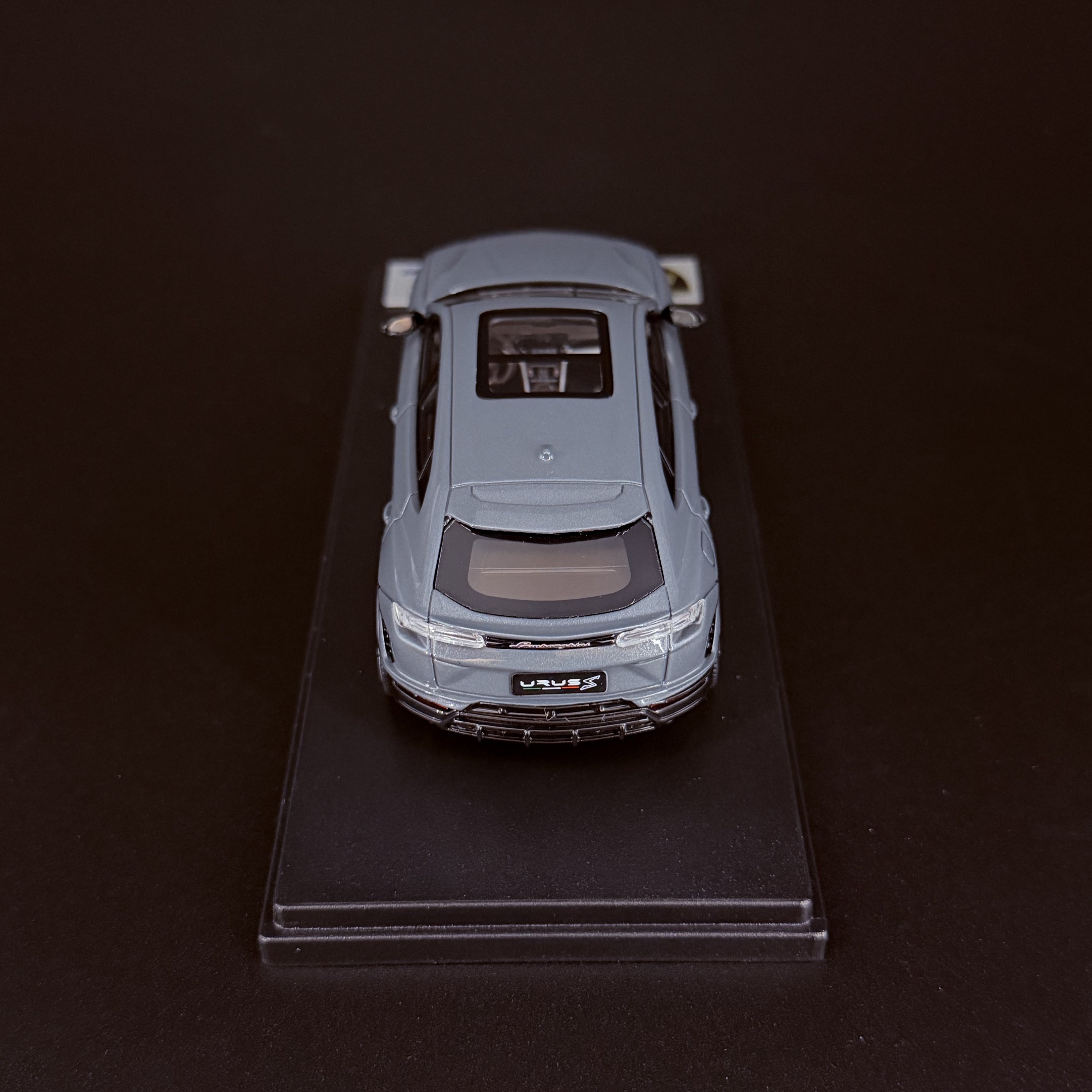 Lamborghini Urus S – Grigio Telesto im Maßstab 1:43 von LookSmart