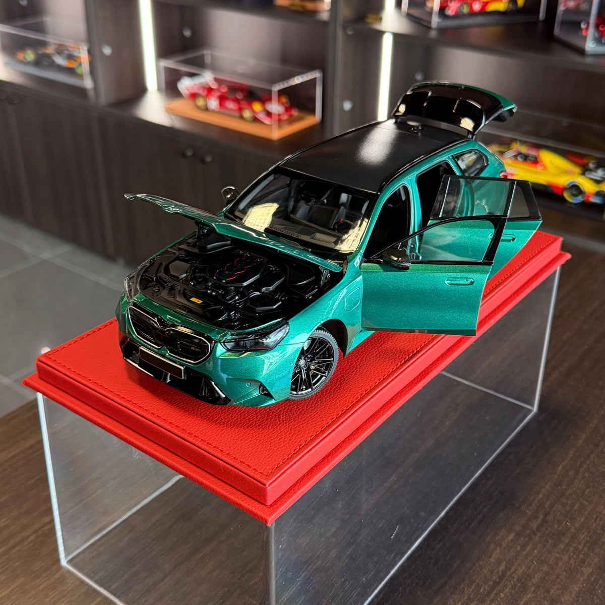 BMW M5 Touring 2024 Green Metallic 1:18 Scale by Minichamps