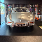 Mercedes-Benz 300 SL 1955 stříbrný v měřítku 1:18 od Minichamps