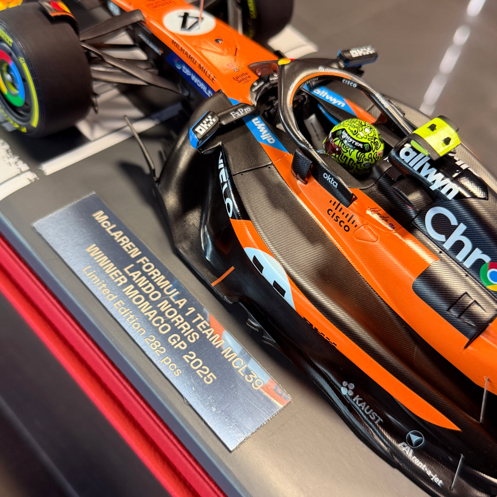McLaren MCL39 Lando Norris vítěz Velké ceny Monaka 2025 v měřítku 1:18 od Minichamps