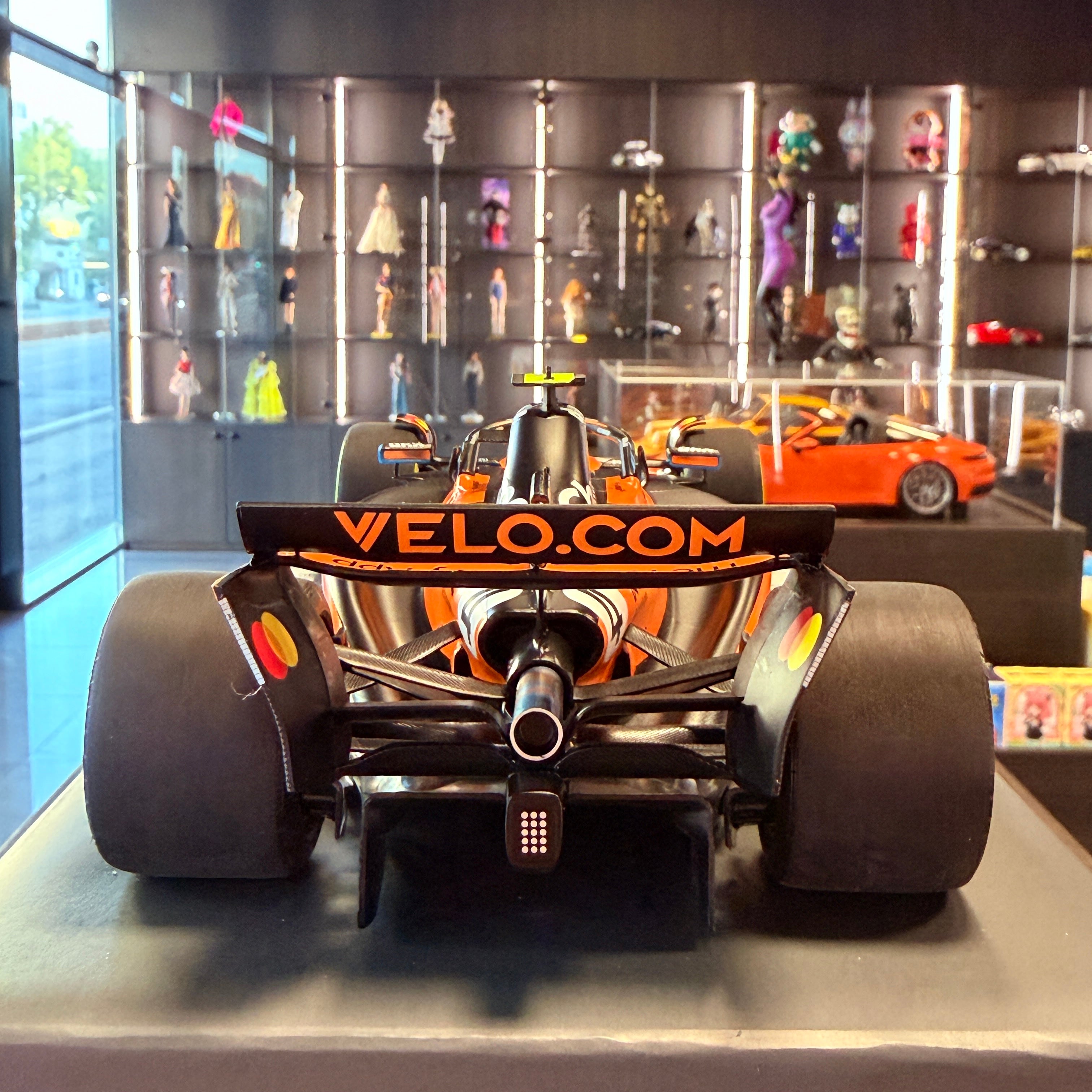 McLaren MCL39 Lando Norris vítěz Velké ceny Monaka 2025 v měřítku 1:18 od Minichamps