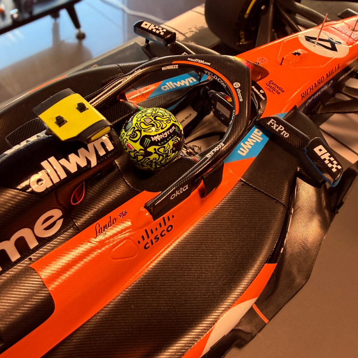 McLaren MCL39 Lando Norris vítěz Velké ceny Monaka 2025 v měřítku 1:18 od Minichamps
