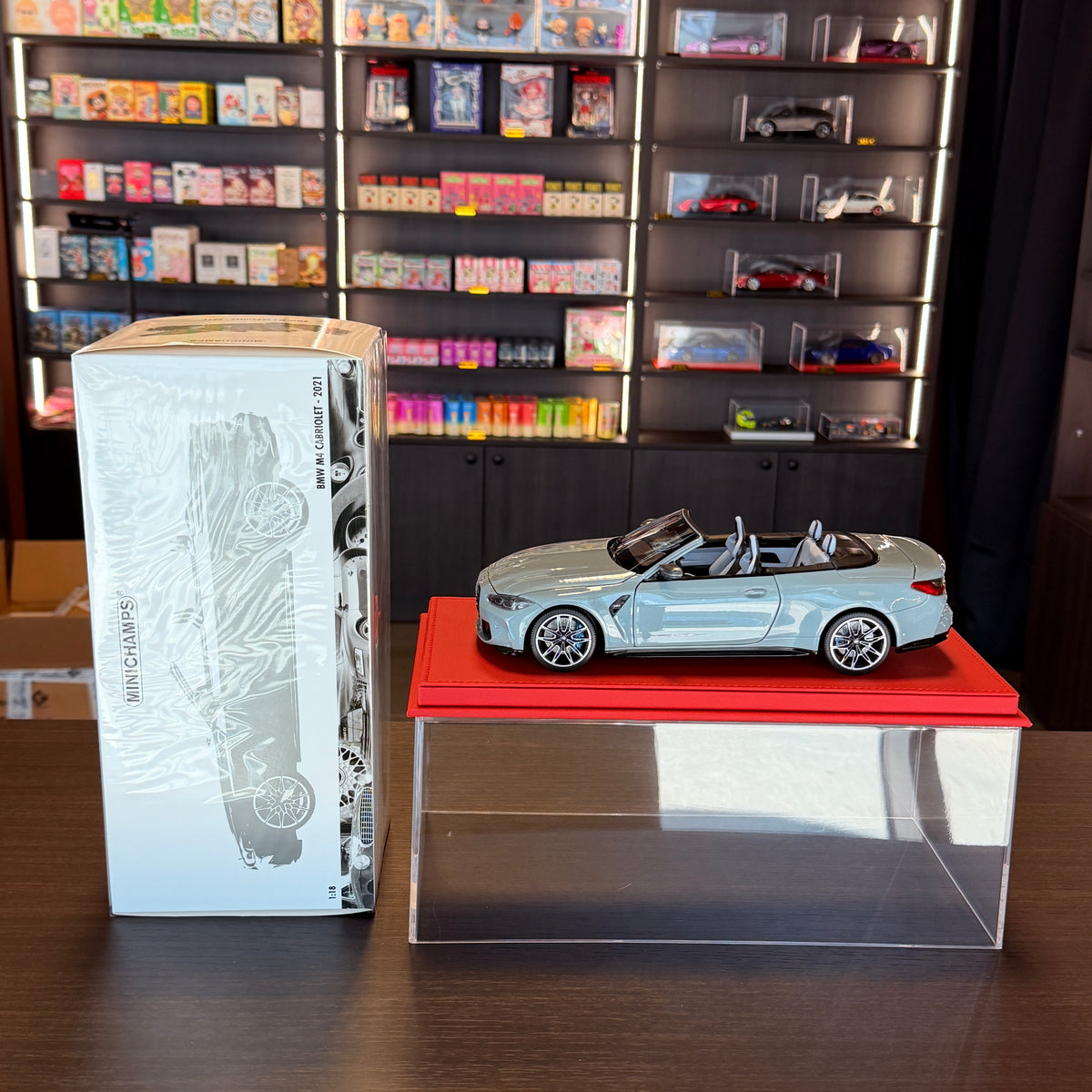 BMW M4 Cabriolet 2021 Grey Metallic 1:18 by Minichamps