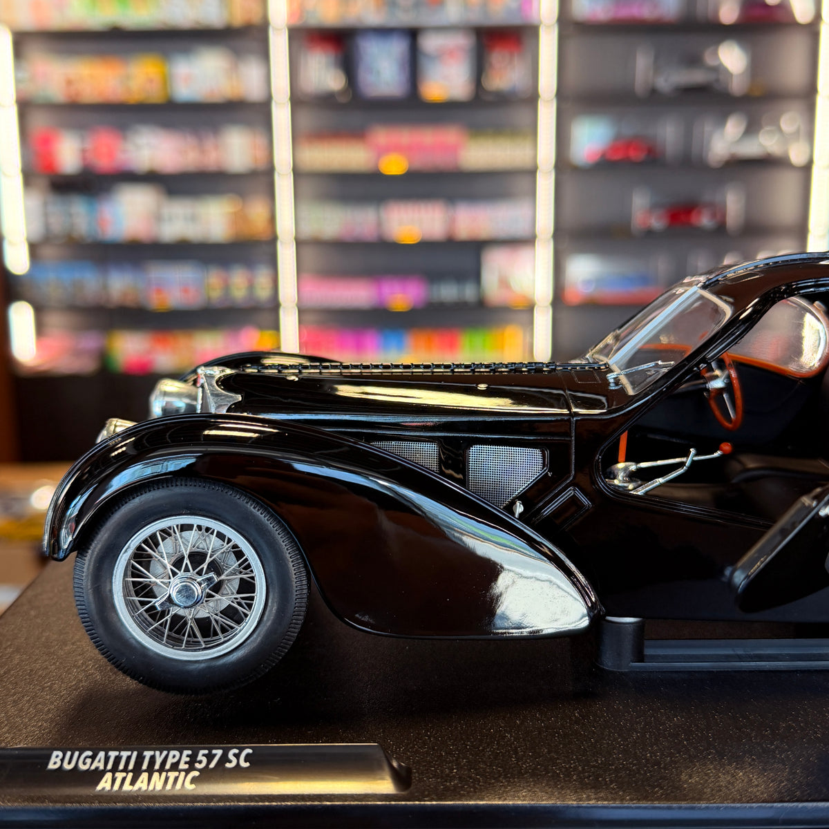 Bugatti Type 57 SC Atlantic Black 1:18 by Solido