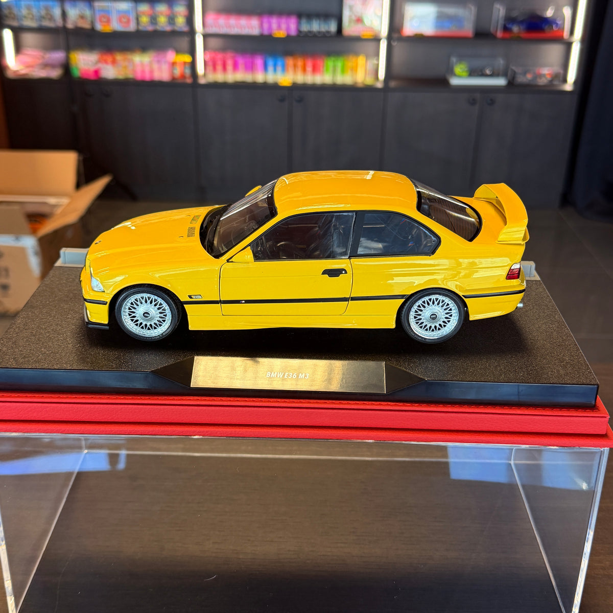 BMW M3 Coupe 1991 Dakar Yellow Solido Works 1:18 by Solido