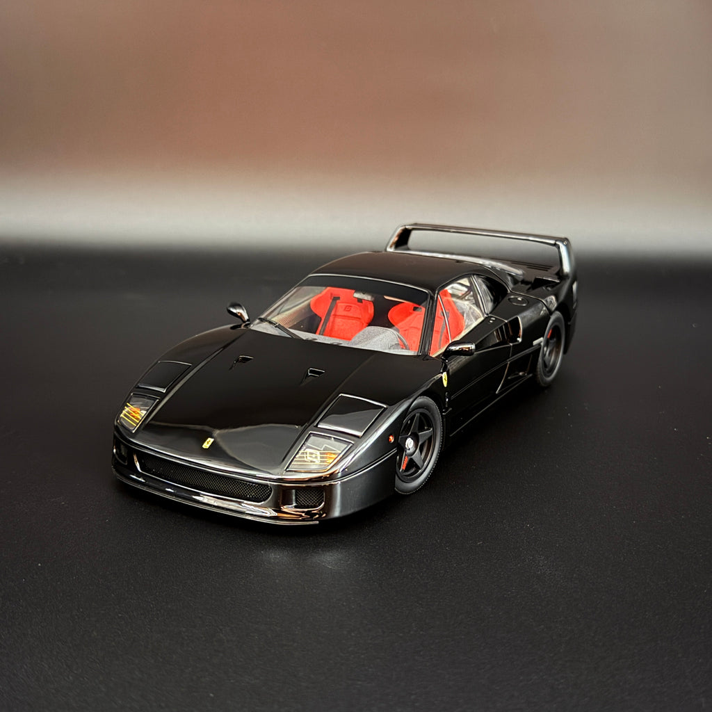 Ferrari F40 – Schwarz Maßstab 1:18 von KYOSHO
