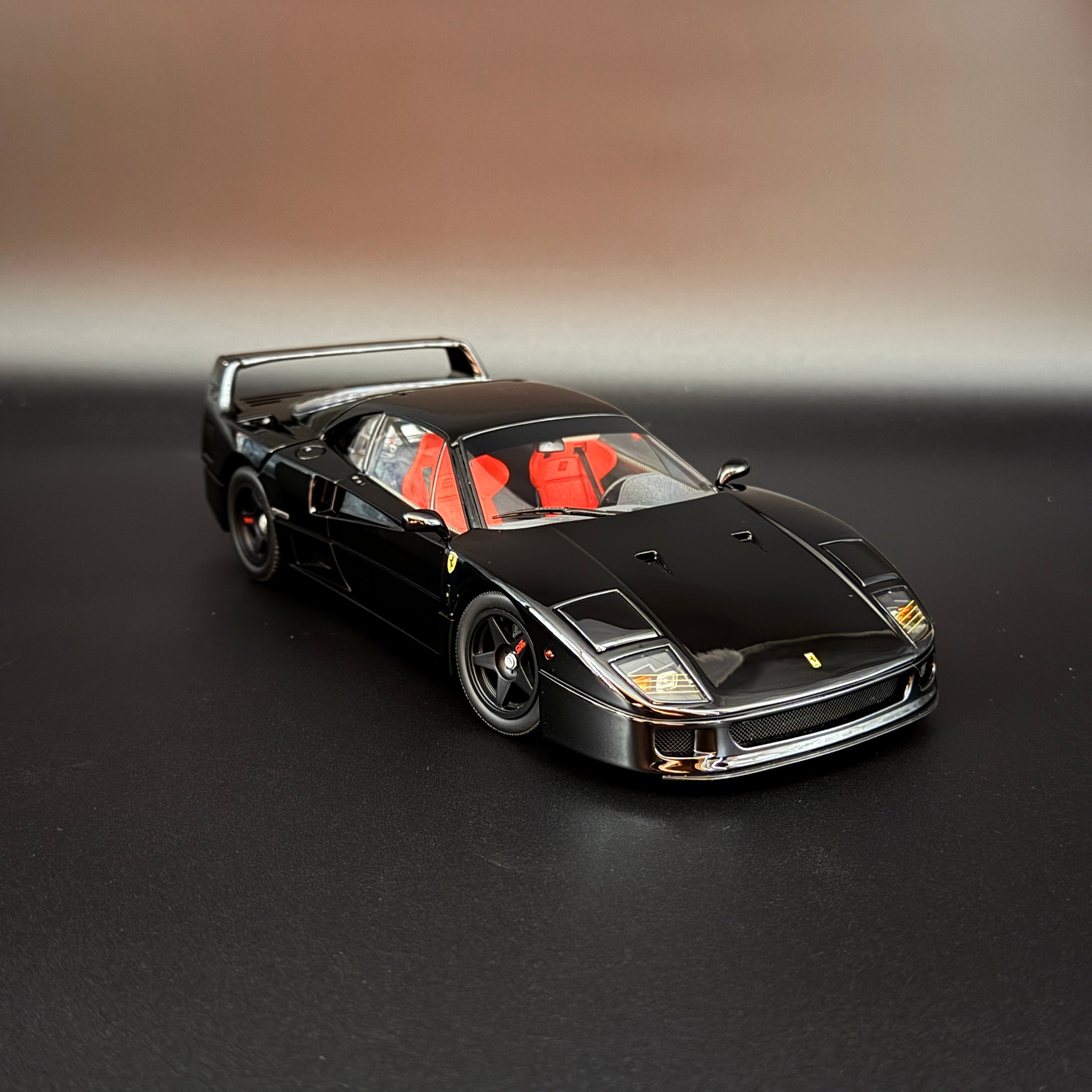 Ferrari F40 – Schwarz Maßstab 1:18 von KYOSHO