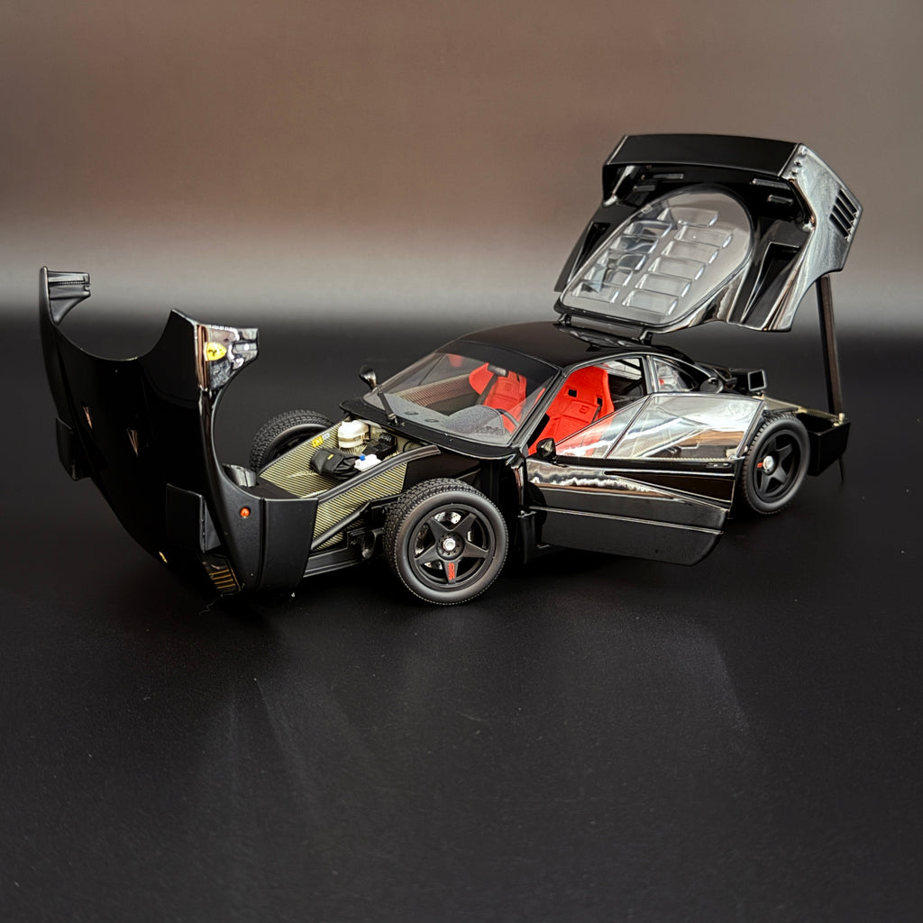 Ferrari F40 – Schwarz Maßstab 1:18 von KYOSHO