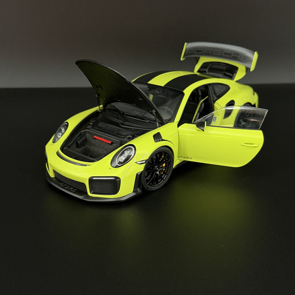 Porsche 911 GT2 RS Weissach Paket (991.2) – Acidgrün Maßstab 1:18 von AUTOart