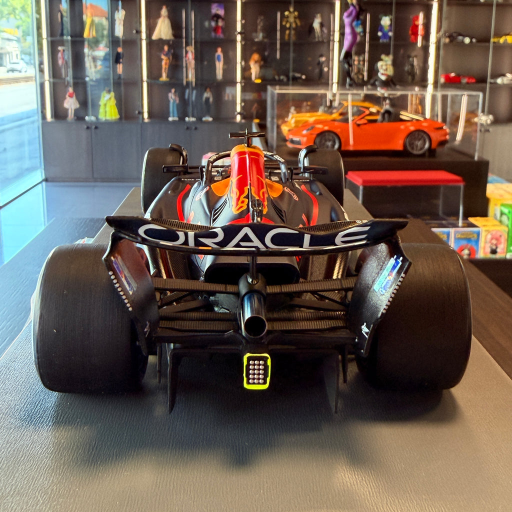 Oracle Red Bull Racing RB20 č. 1 Max Verstappen Veľká cena Las Vegas 2024 1:18 od Spark
