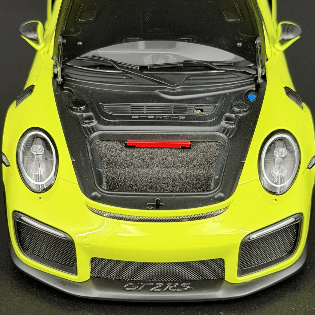 Porsche 911 GT2 RS Weissach Paket (991.2) – Acidgrün Maßstab 1:18 von AUTOart
