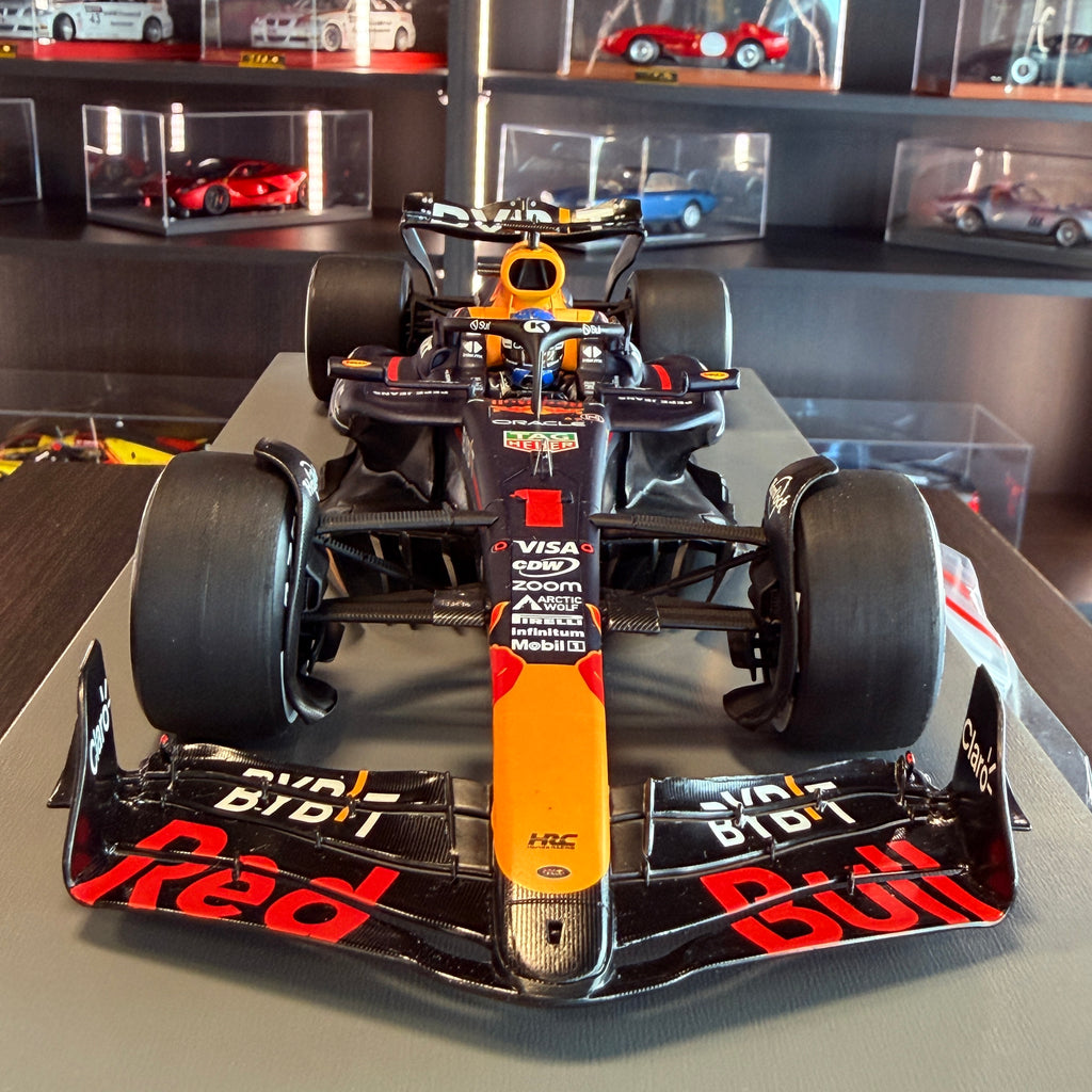 Oracle Red Bull Racing RB20 č. 1 Max Verstappen Veľká cena Las Vegas 2024 1:18 od Spark