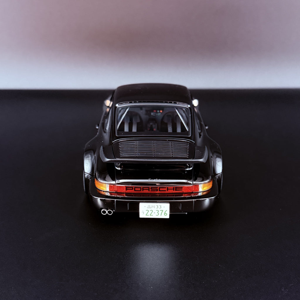 Porsche 911 Turbo (930) „BlackBird“ – Wangan Midnight Comic #1 Version im Maßstab 1:18 von AUTOart