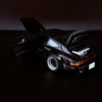 Porsche 911 Turbo (930) „BlackBird“ – Wangan Midnight Comic #1 Version im Maßstab 1:18 von AUTOart