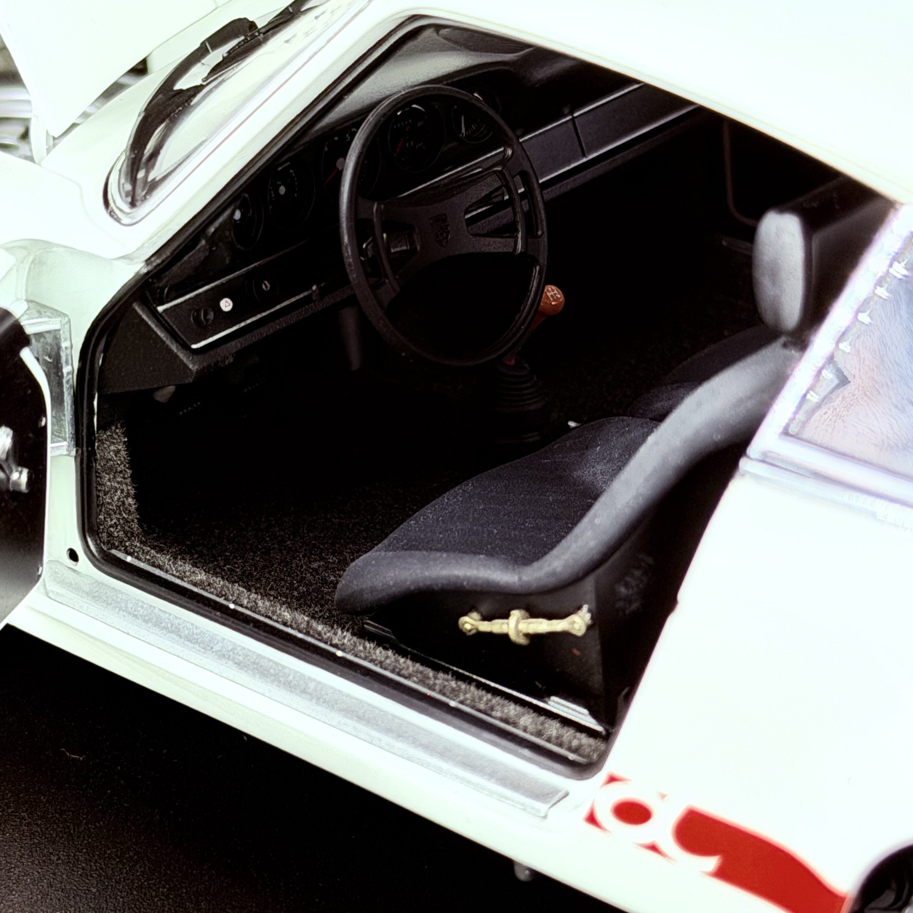 Porsche 911 Carrera RS 2.7 "The Circuit Wolf" Maßstab 1:18 von AUTOart