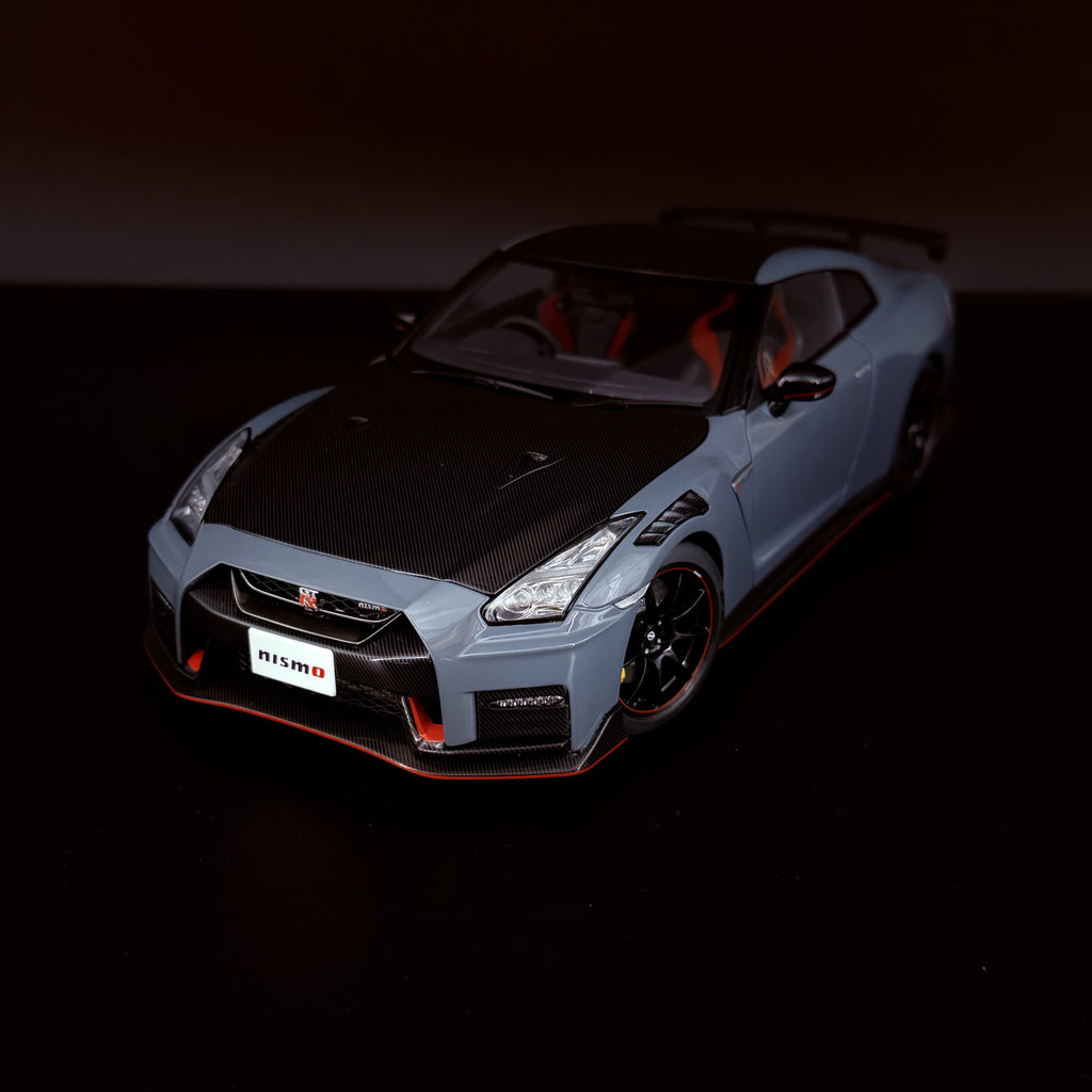 Nissan GT-R (R35) NISMO Special Edition – NISMO Stealth Grey im Maßstab 1:18 von AUTOart