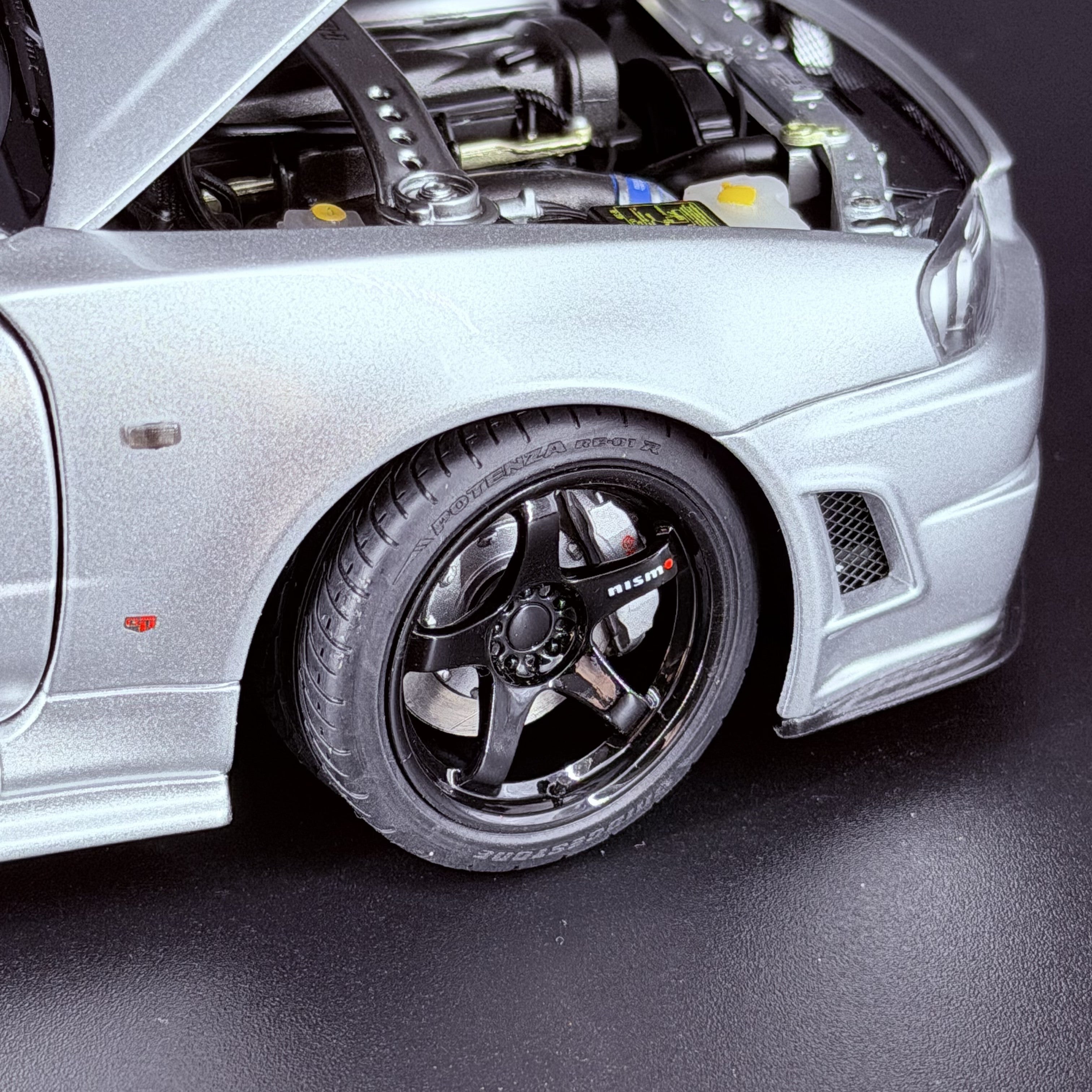 Nissan Skyline GT-R (R34) NISMO Z-Tune 2005 – Z-Tune Silver Maßstab 1:18 von AUTOart