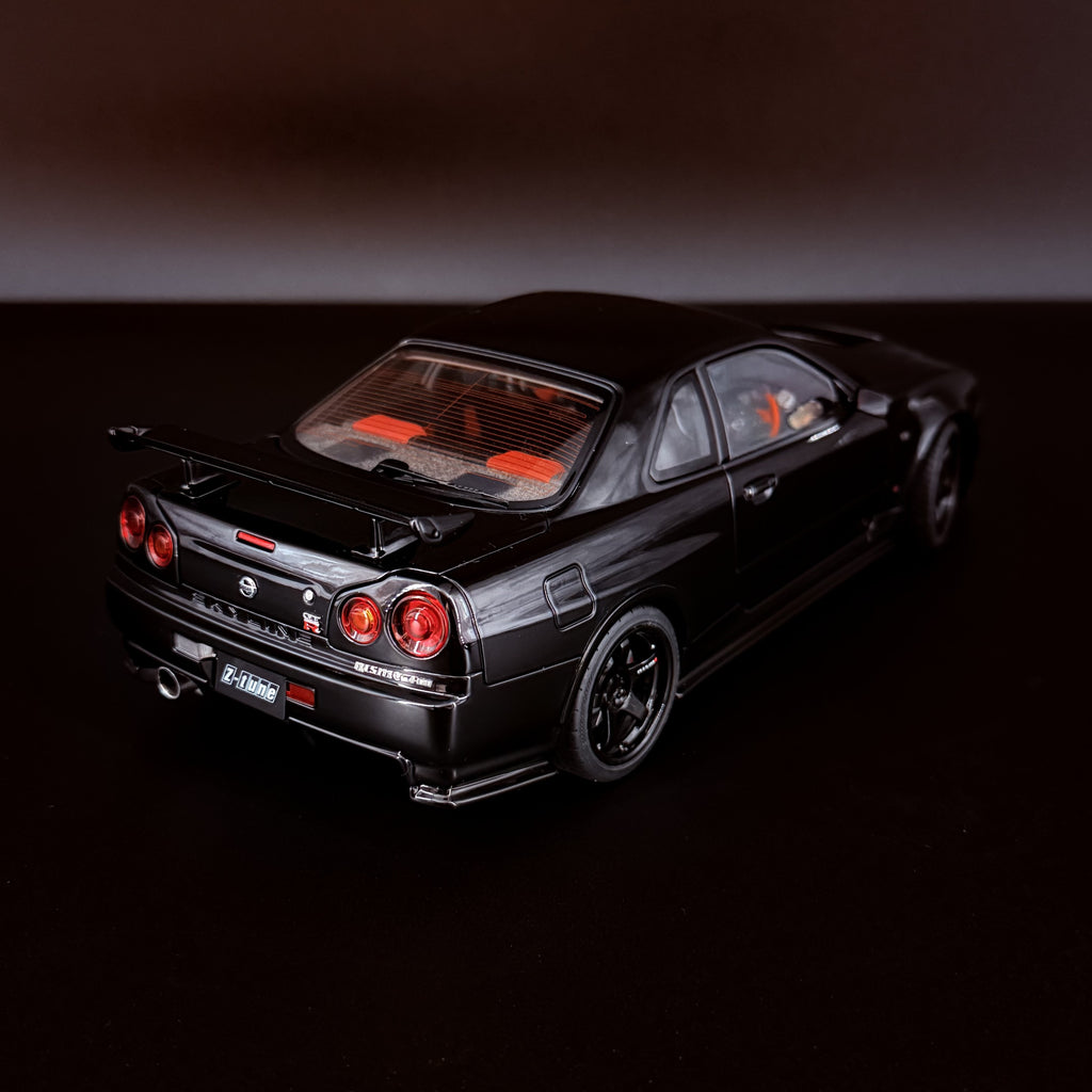 Nissan Skyline GT-R (R34) NISMO Z-Tune 2002 – Pearl Black 1:18 Maßstab von AUTOart