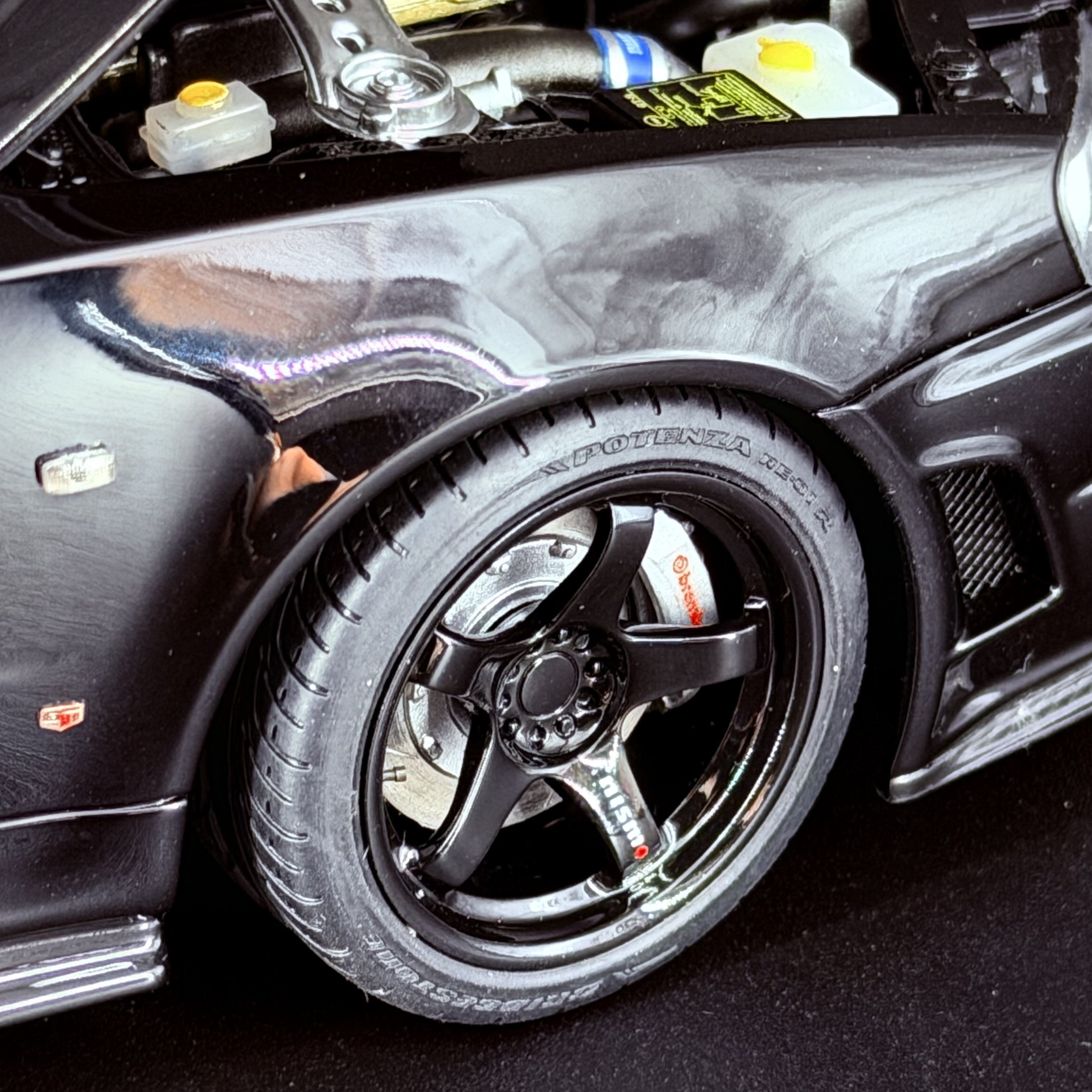 Nissan Skyline GT-R (R34) NISMO Z-Tune 2002 – Pearl Black 1:18 Maßstab von AUTOart