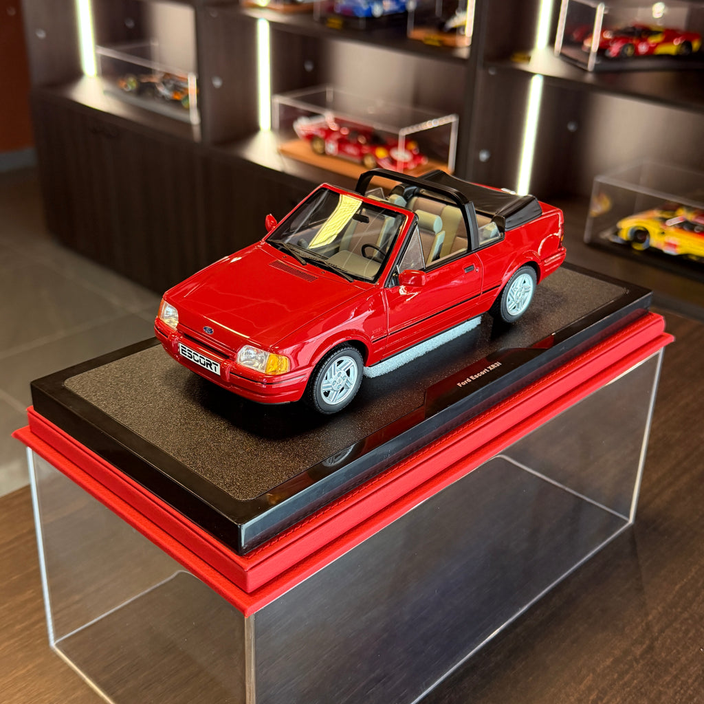 Ford Escort Mk4 XR3i Cabriolet 1986 – Flamenco Red 1:18 od OttOmobile
