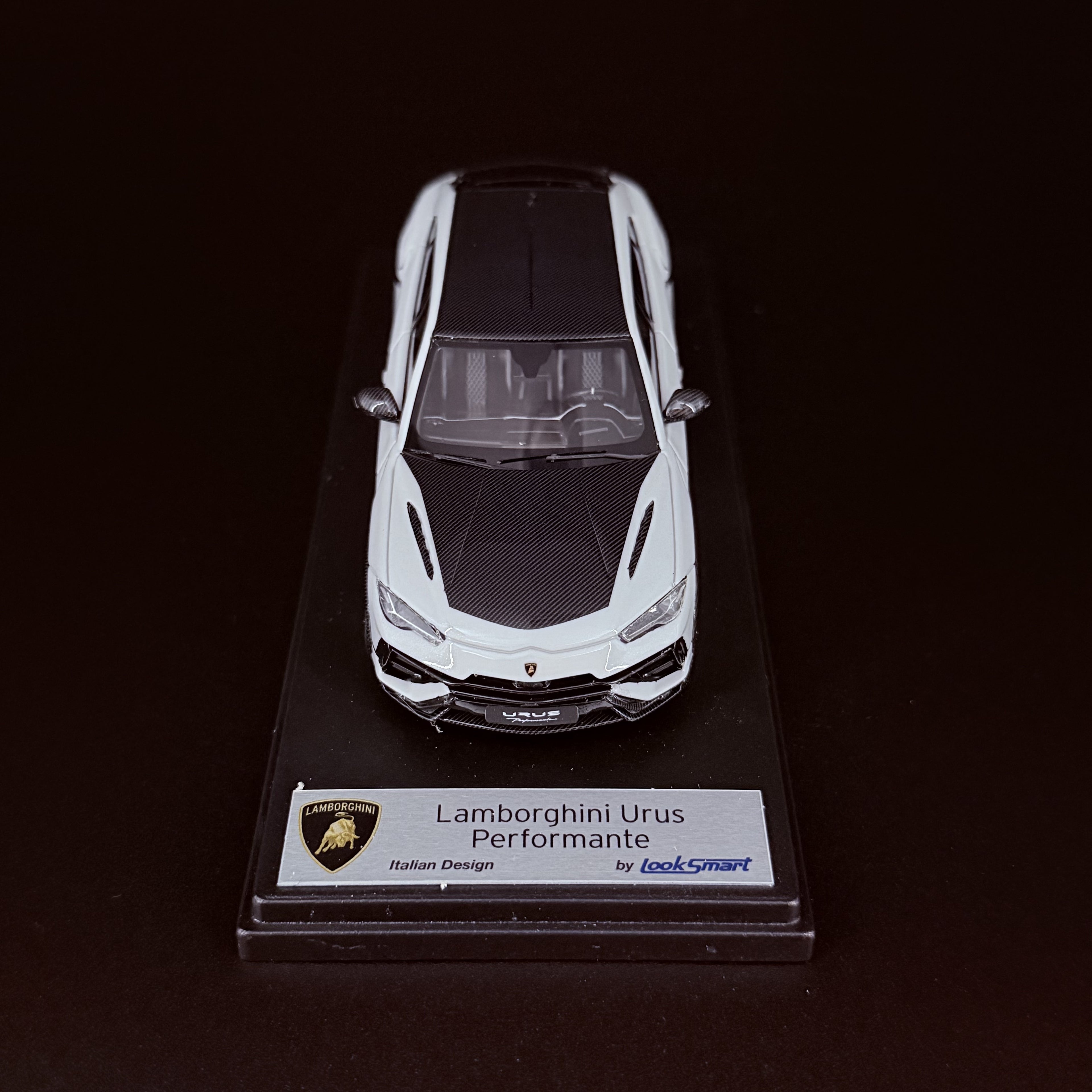 Lamborghini Urus Performante – Weiß 1:43 Maßstab von Looksmart