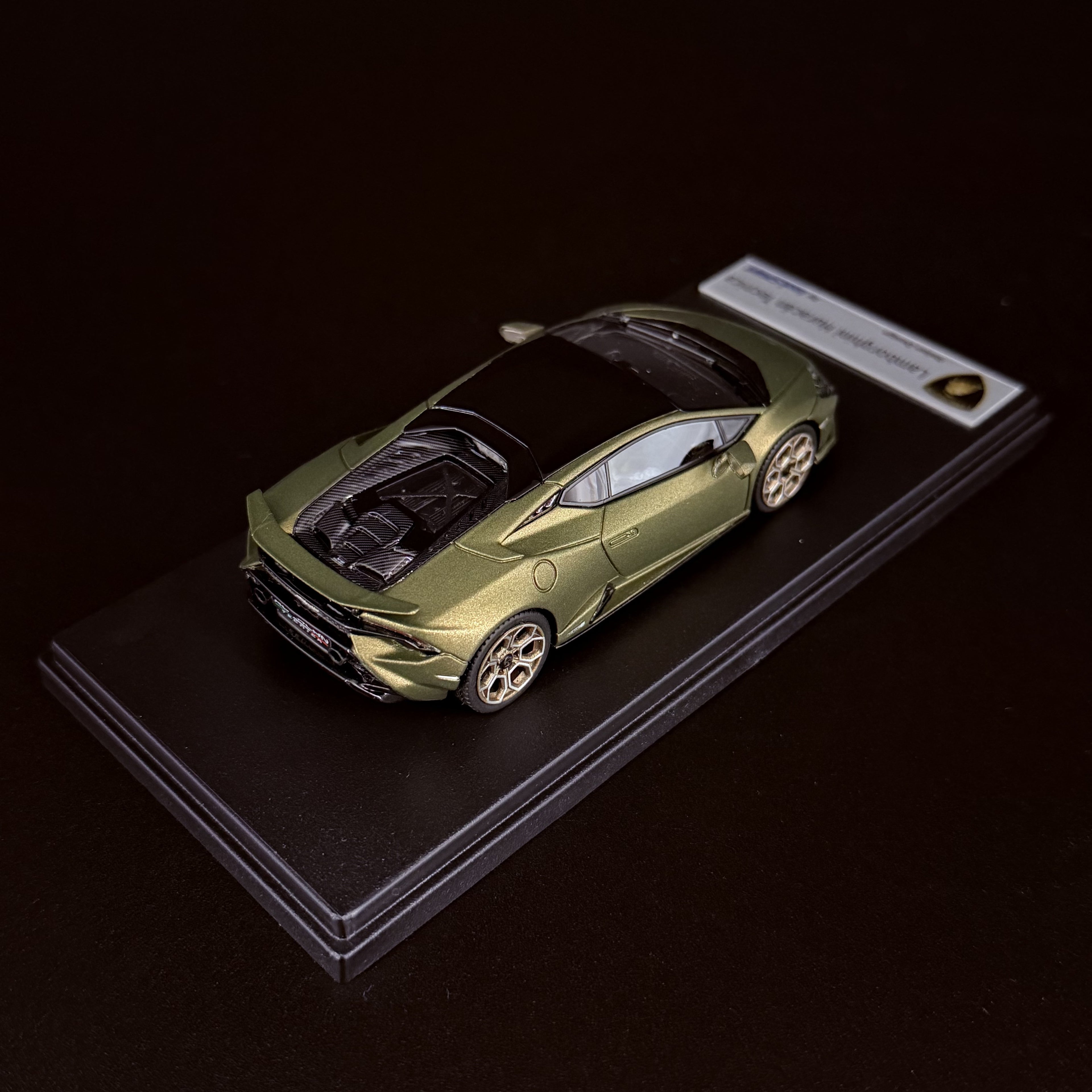 Lamborghini Huracán Tecnica 2022 – Verde Gea im Maßstab 1:43 von Looksmart