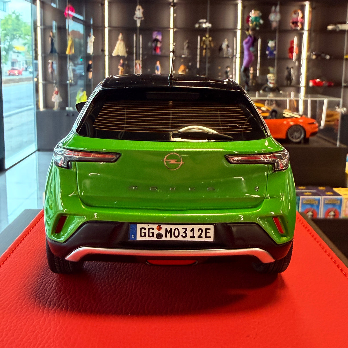 Opel Mokka-e GS Line 2021 – Matcha Green 1:18 od OttOmobile — Limitovaná edice 999 ks