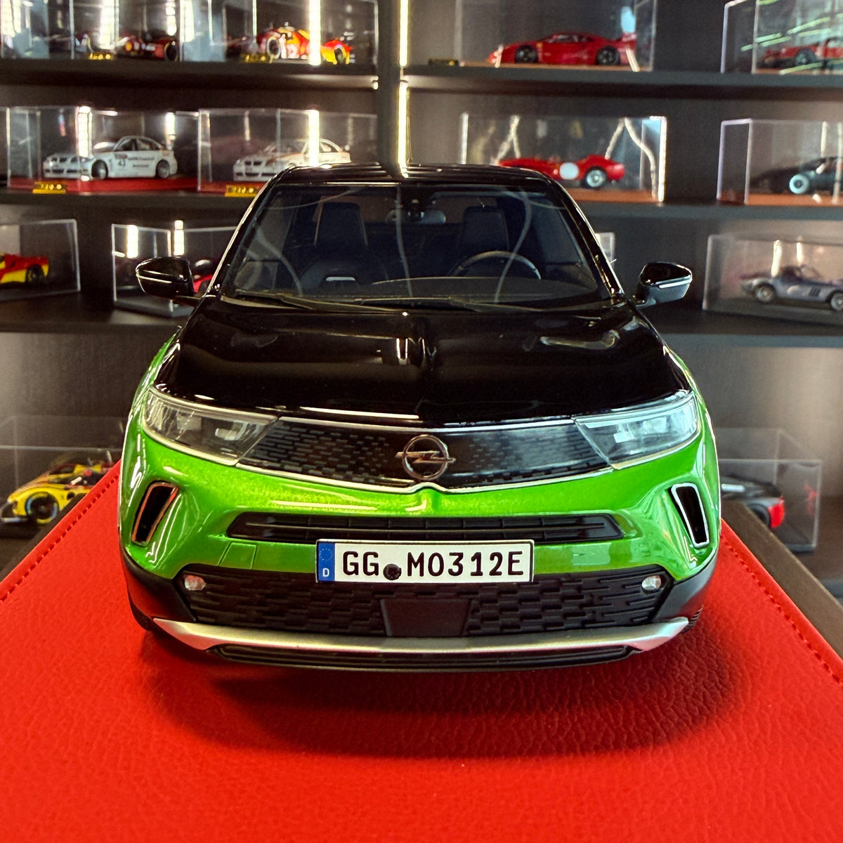 Opel Mokka-e GS Line 2021 – Matcha Green 1:18 od OttOmobile — Limitovaná edice 999 ks