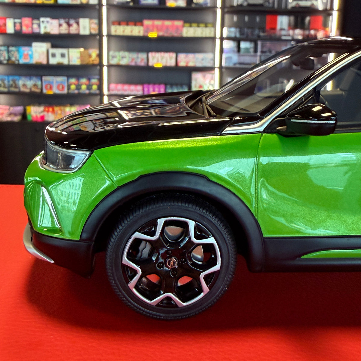 Opel Mokka-e GS Line 2021 – Matcha Green 1:18 od OttOmobile — Limitovaná edice 999 ks