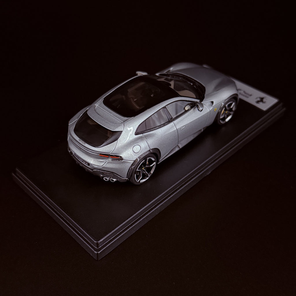 Ferrari Purosangue – Metallic Silver Limited Edition (99 Stück) im Maßstab 1:43 von LookSmart
