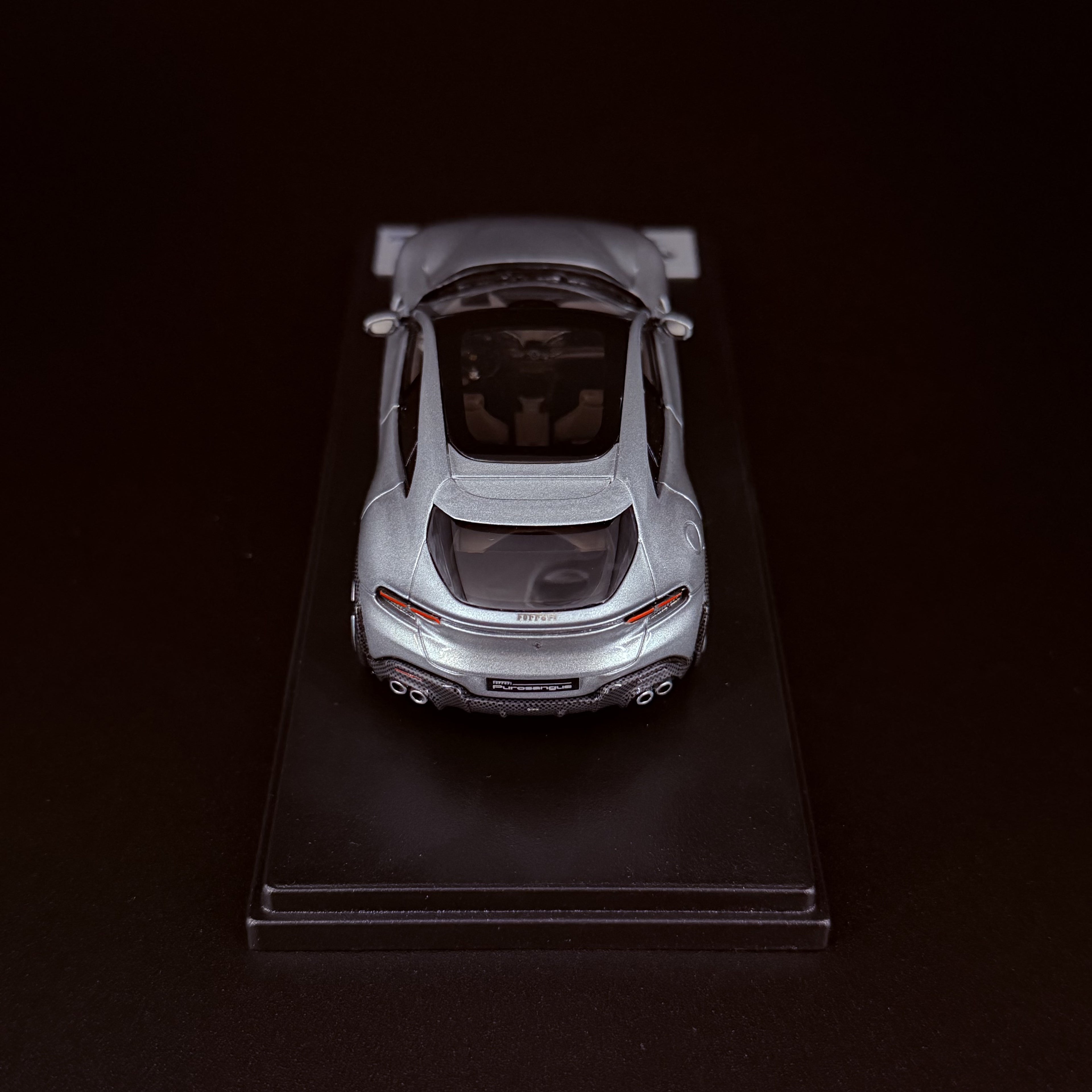 Ferrari Purosangue – Metallic Silver Limited Edition (99 Stück) im Maßstab 1:43 von LookSmart