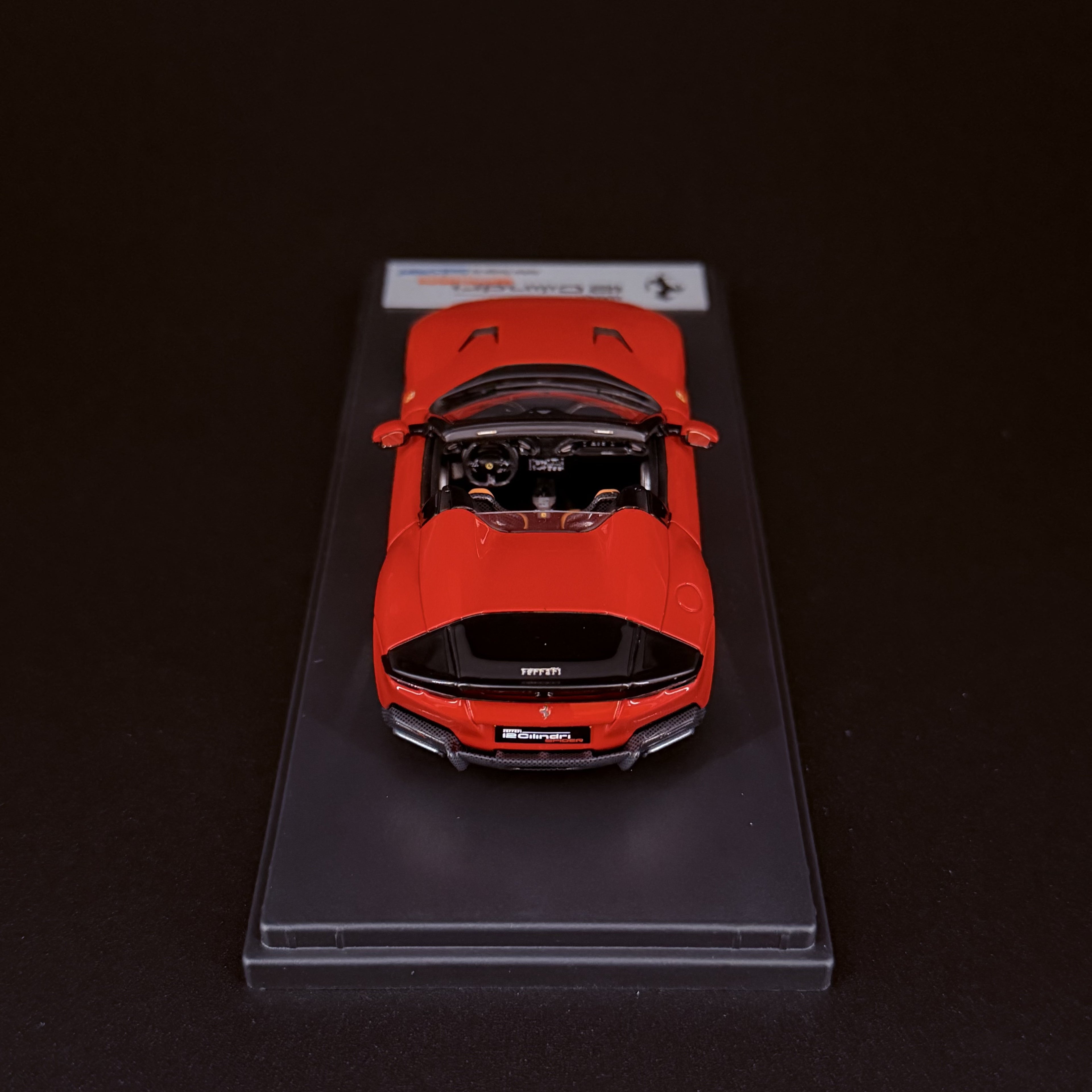 Ferrari 12Cilindri Spider – Rosso Corsa Maßstab 1:43 von Looksmart