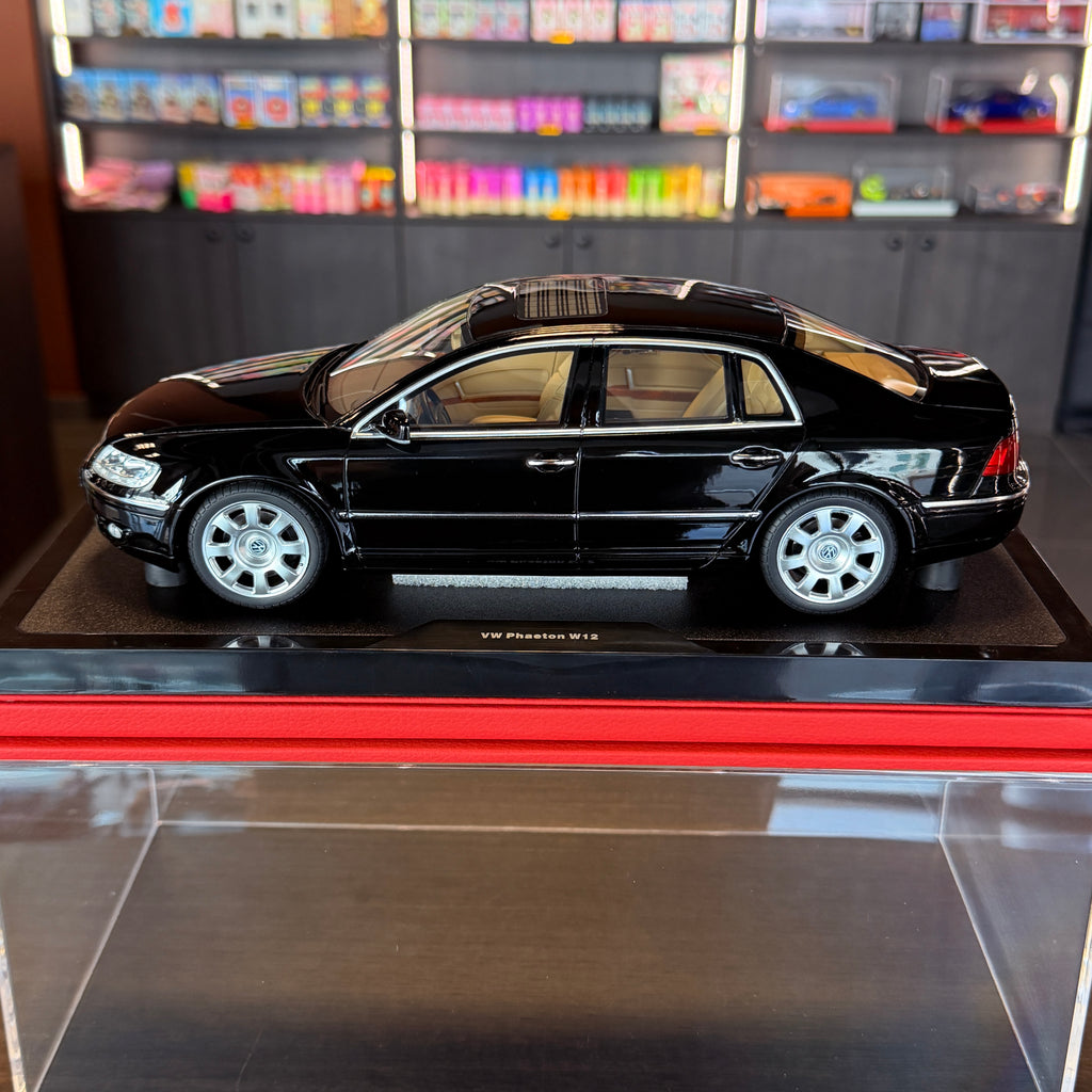 Volkswagen Phaeton 6.0 W12 2005 – černý L041 1:18 od OttOmobile
