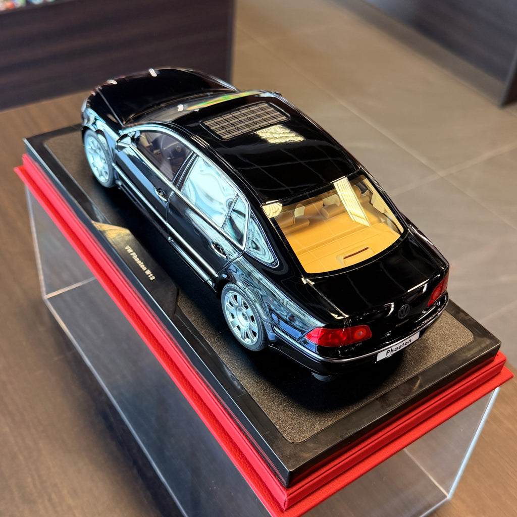 Volkswagen Phaeton 6.0 W12 2005 – černý L041 1:18 od OttOmobile