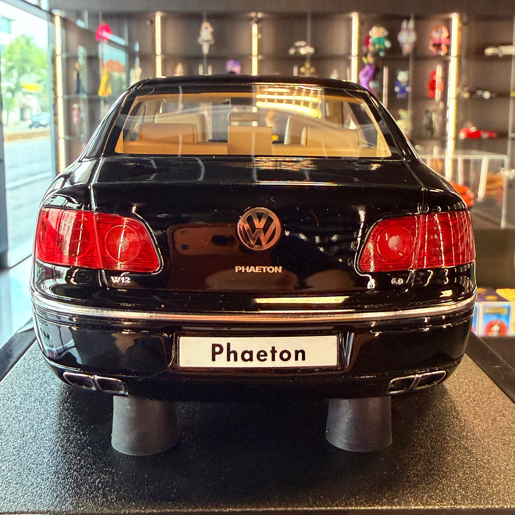 Volkswagen Phaeton 6.0 W12 2005 – černý L041 1:18 od OttOmobile