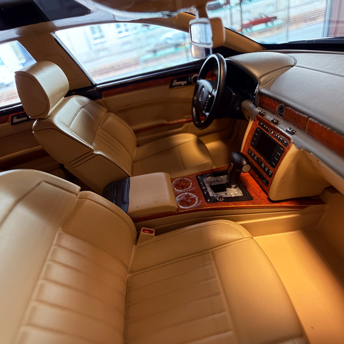 Volkswagen Phaeton 6.0 W12 2005 – černý L041 1:18 od OttOmobile