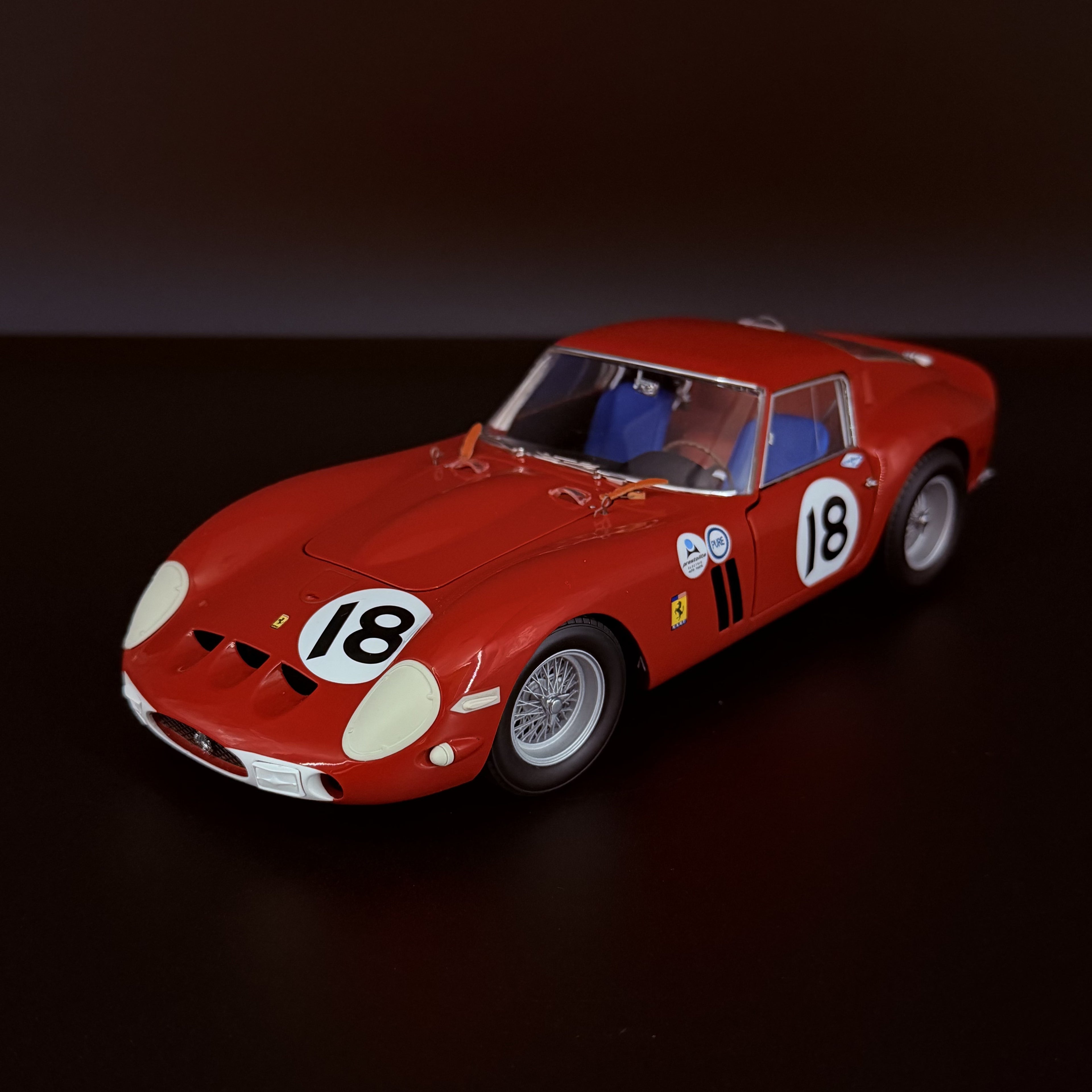 Ferrari 250 GTO #18 – 1963 Daytona 3 Hours, Rot 1:18 Maßstab von KYOSHO (Lizenziert von BBR Models)