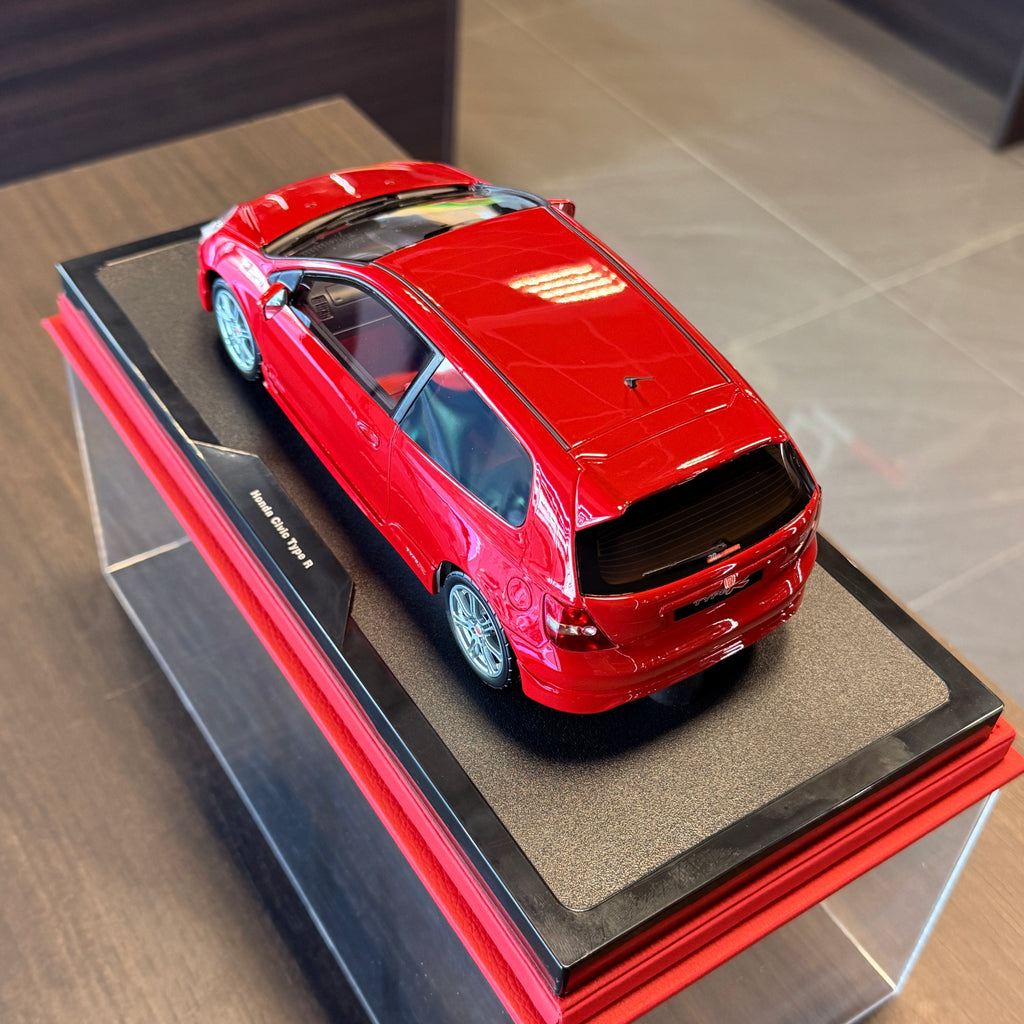 Honda Civic Type R EP3 2005 – milánská červená 1:18 od OttOmobile