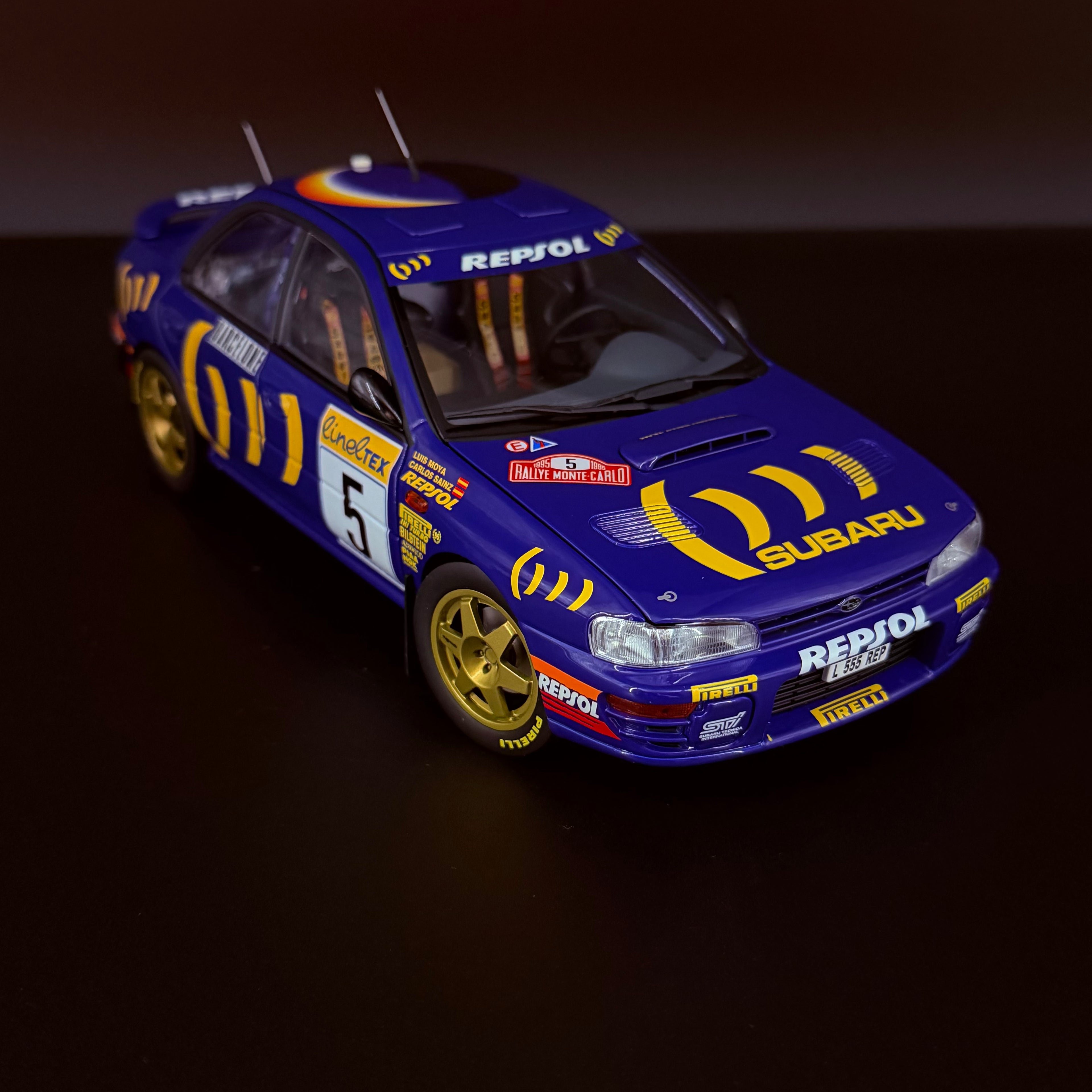 Subaru Impreza 555 Monte Carlo Rally 1995 Car No.5 Carlos Sainz 1:18 Scale with Display Case by Kyosho