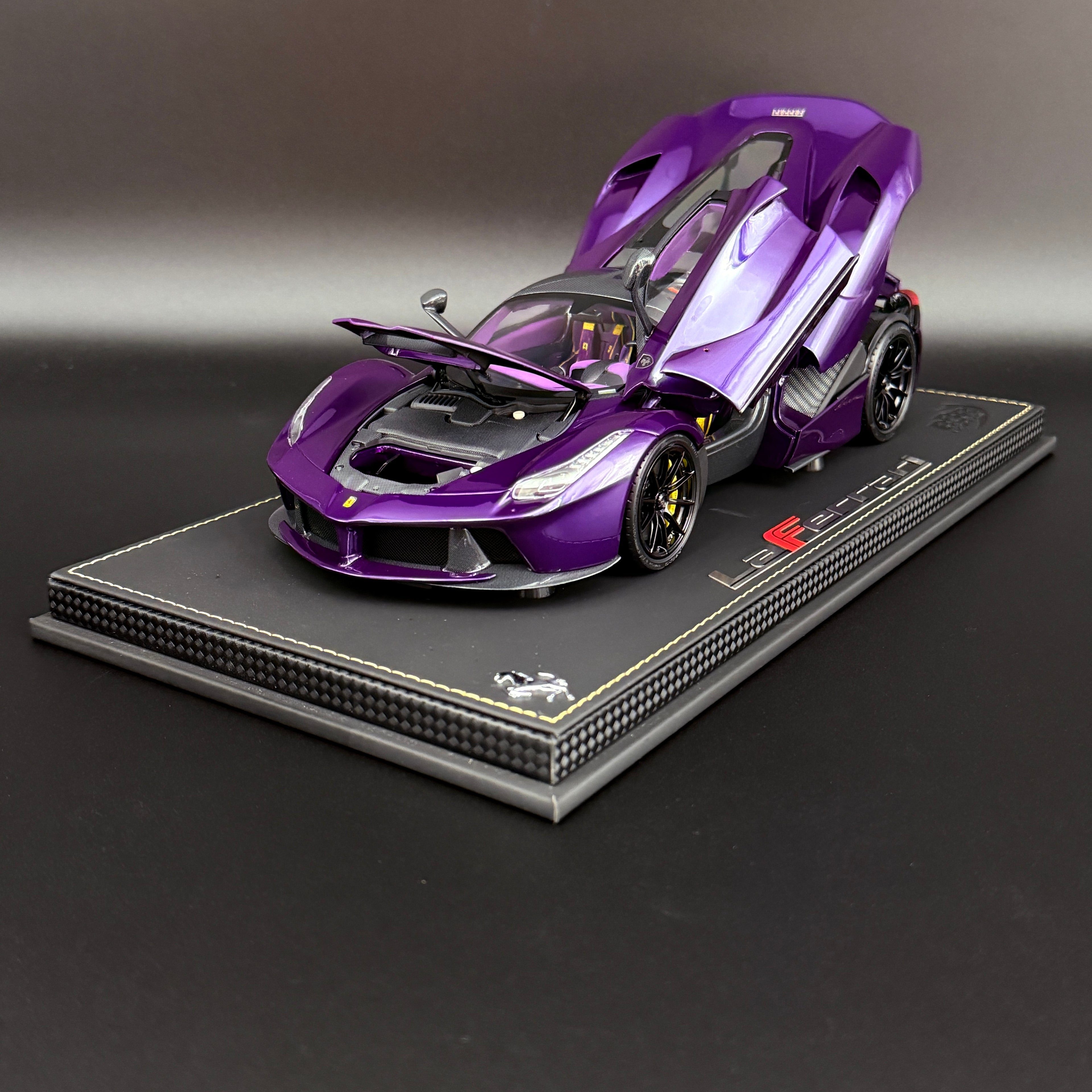 1 18 BBR Ferrari LaFerrari Dubai Violett/Viola Vio 2012