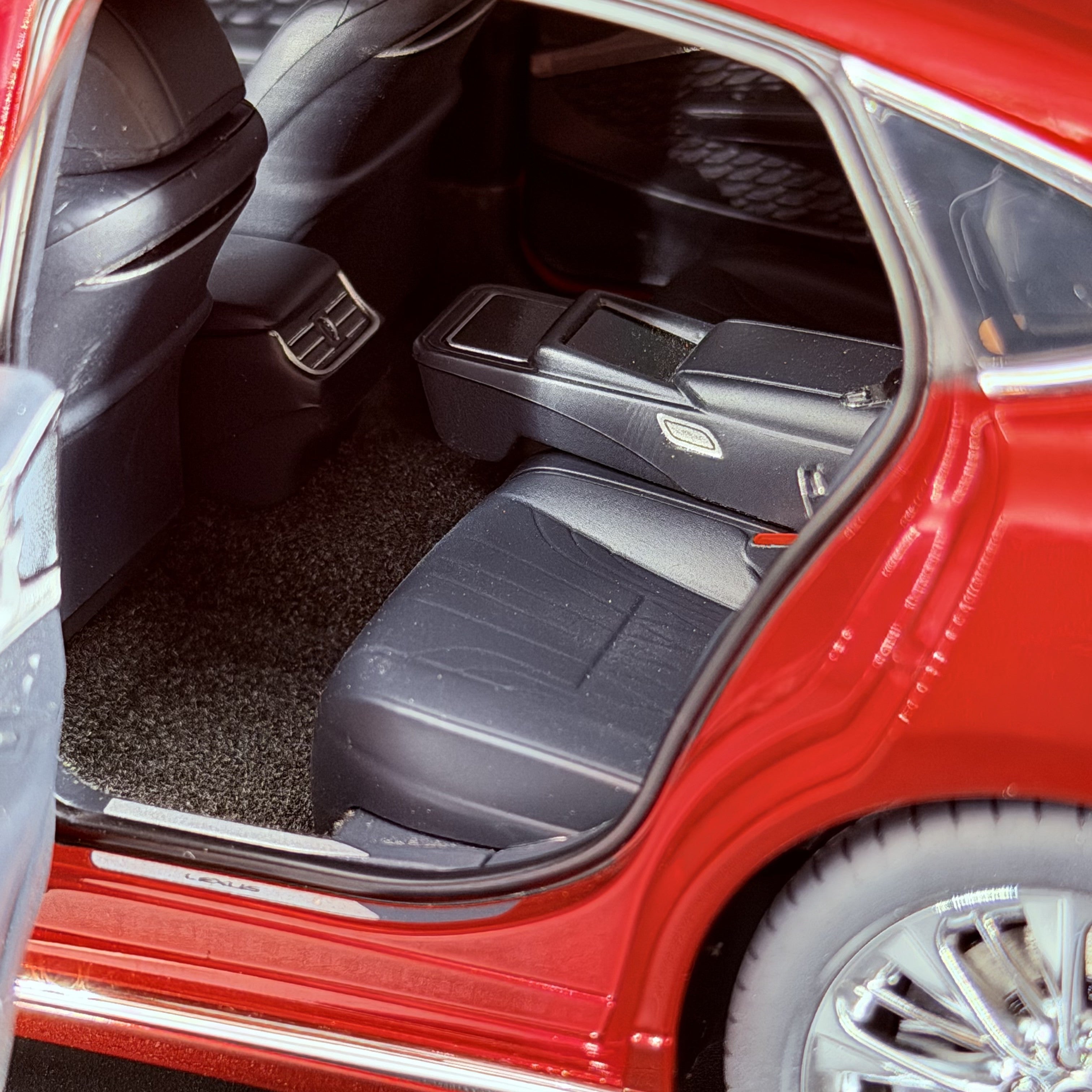 Lexus LS500h 2018 – Morello Rot Metallic Maßstab 1:18 von AUTOart