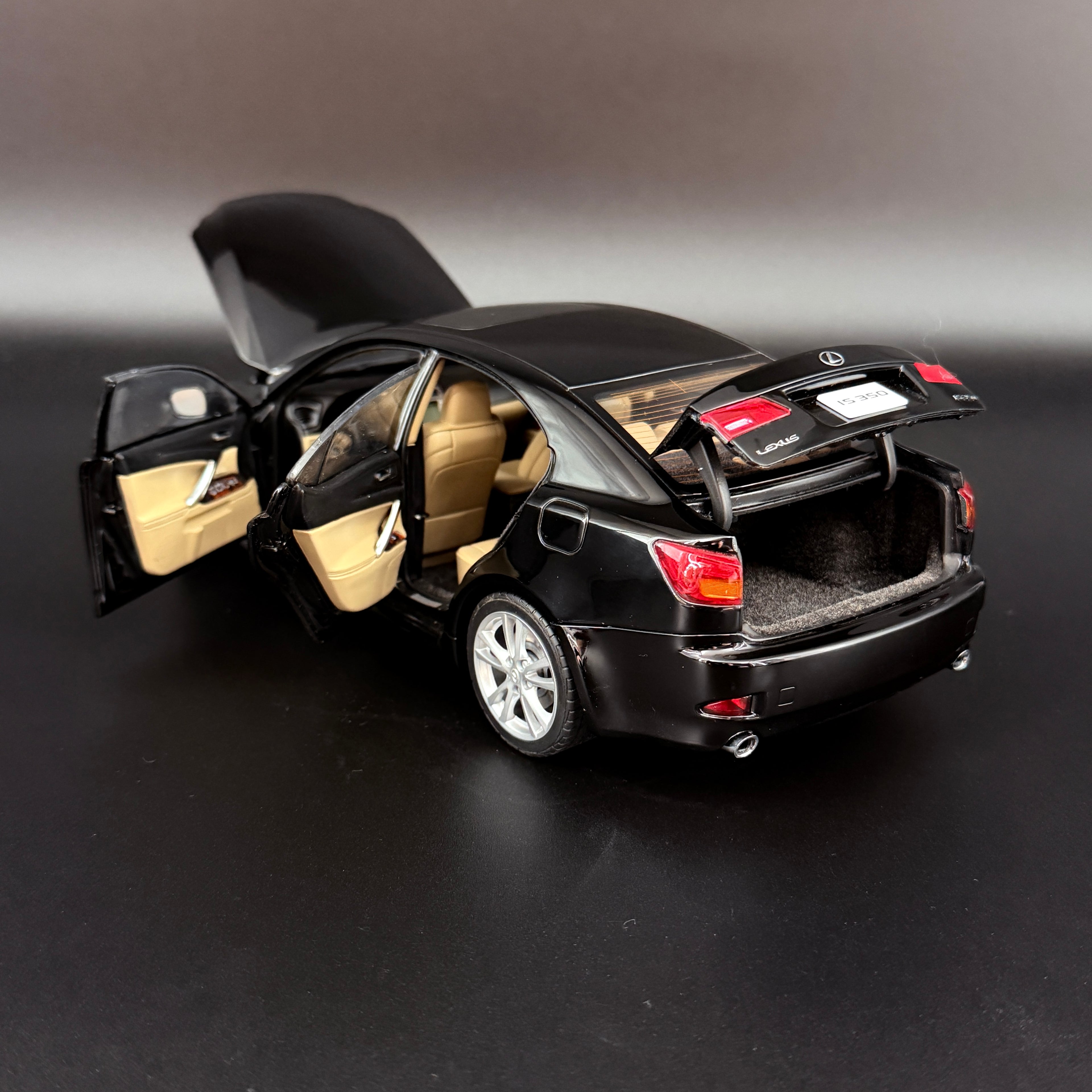 Lexus IS 350 (LHD) 2006 – Schwarz Maßstab 1:18 von AUTOart