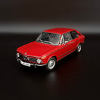 BMW 2000 Touring – Granadared 1:18 Maßstab von AUTOart Millennium