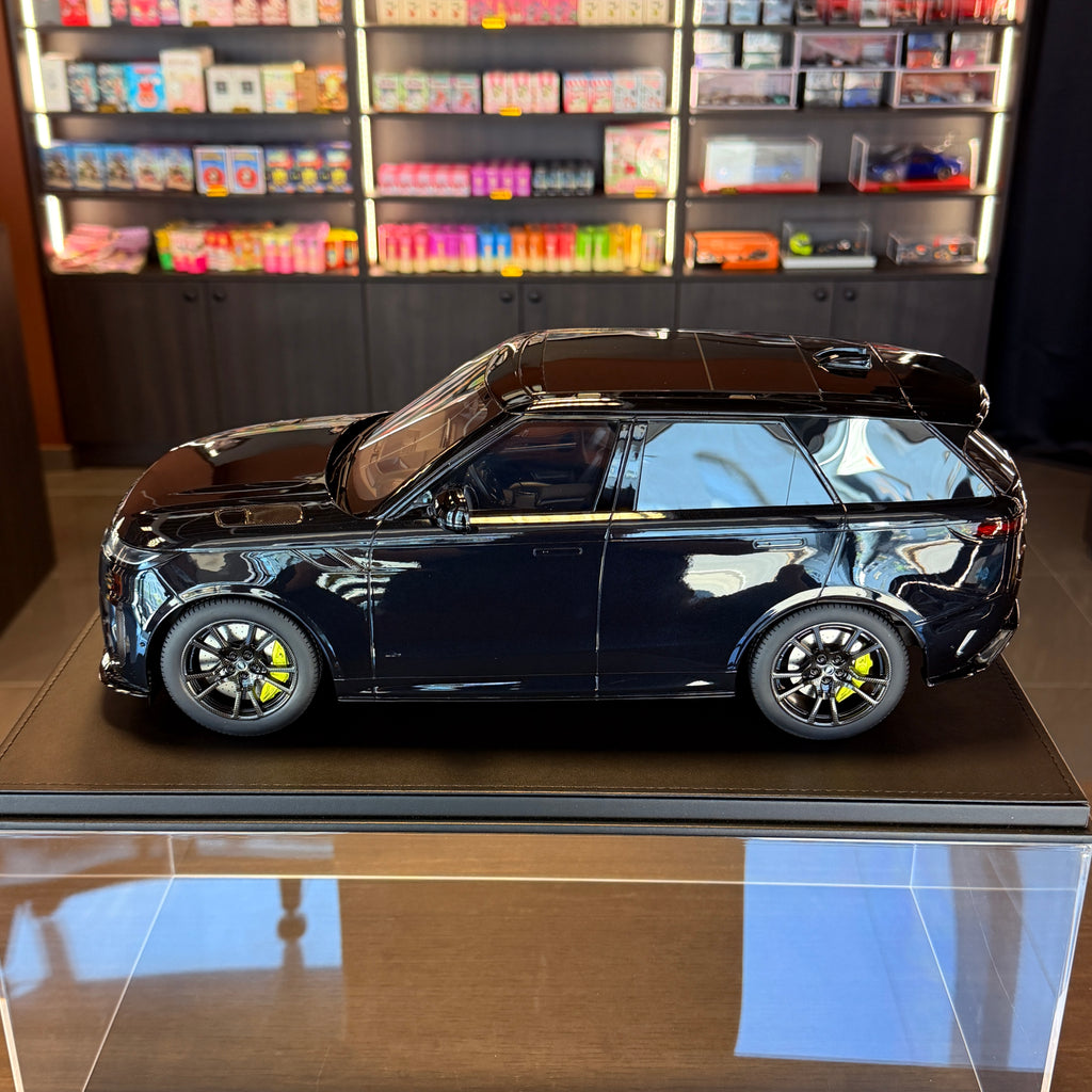Range Rover Sport SV Edition Two 2024 – Ligurian Black 1:12 od GT Spirit — limitováno na 500 ks